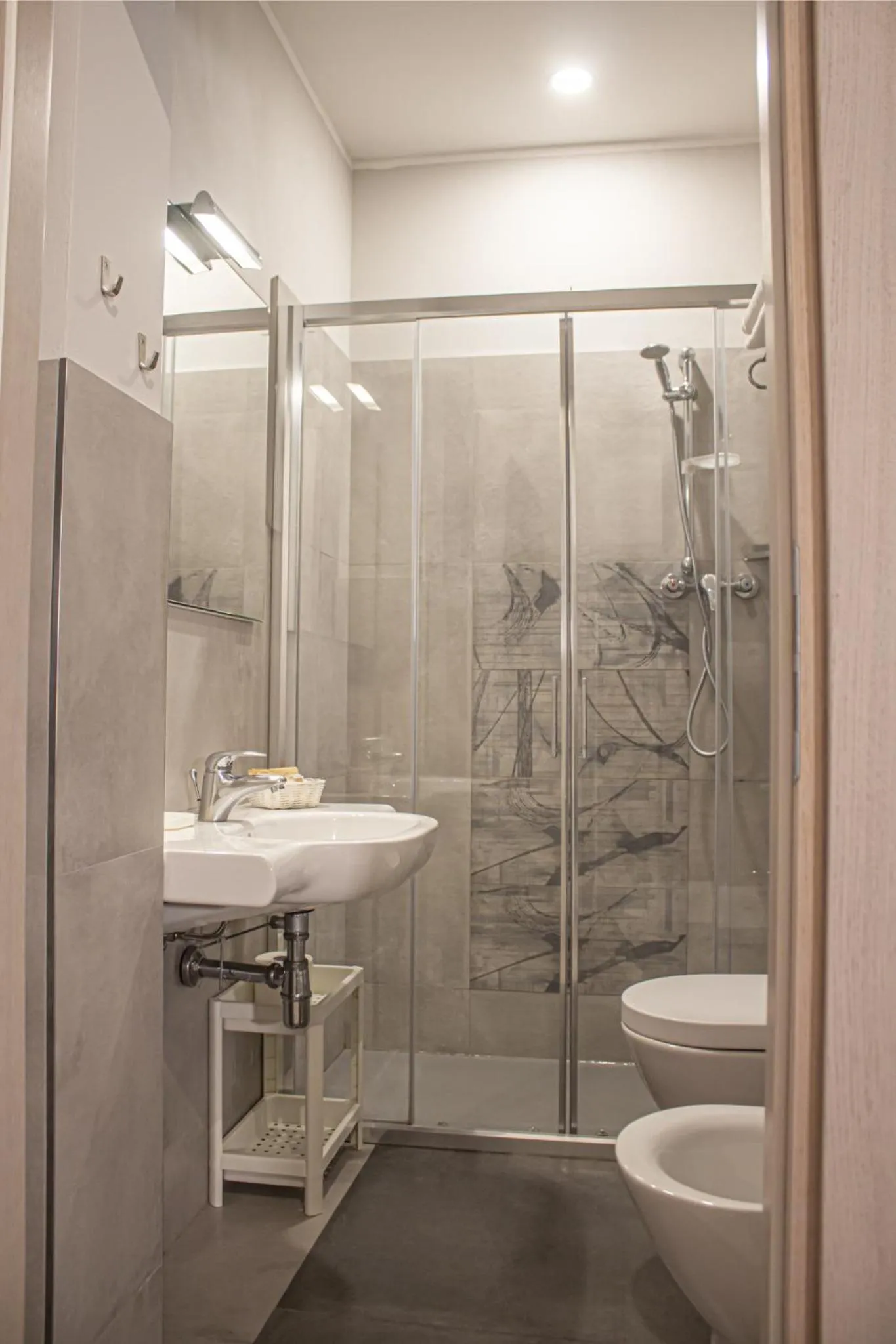 Shower in Hotel Sandra