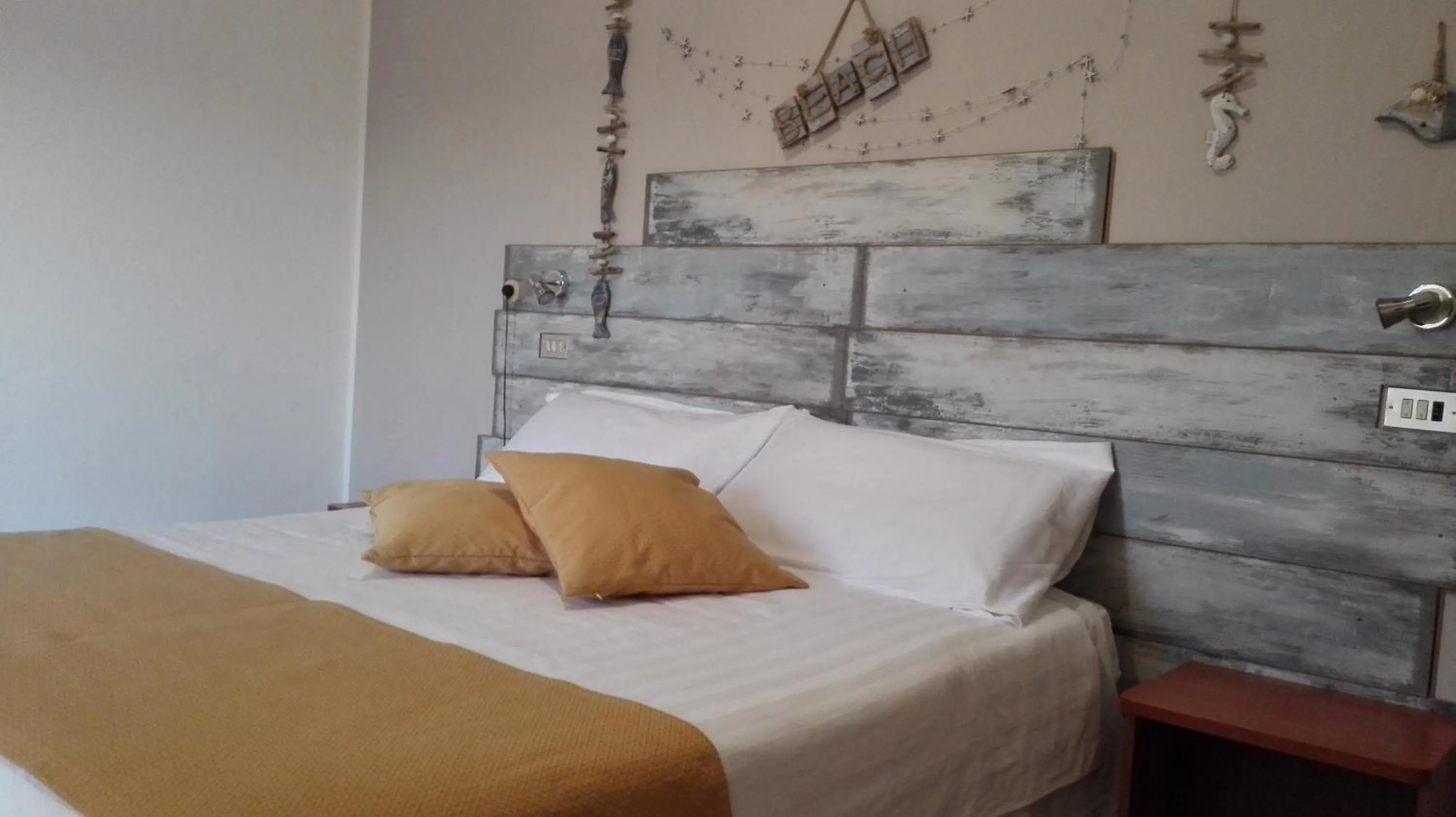 Photo of the whole room, Bed in Hotel Sandra