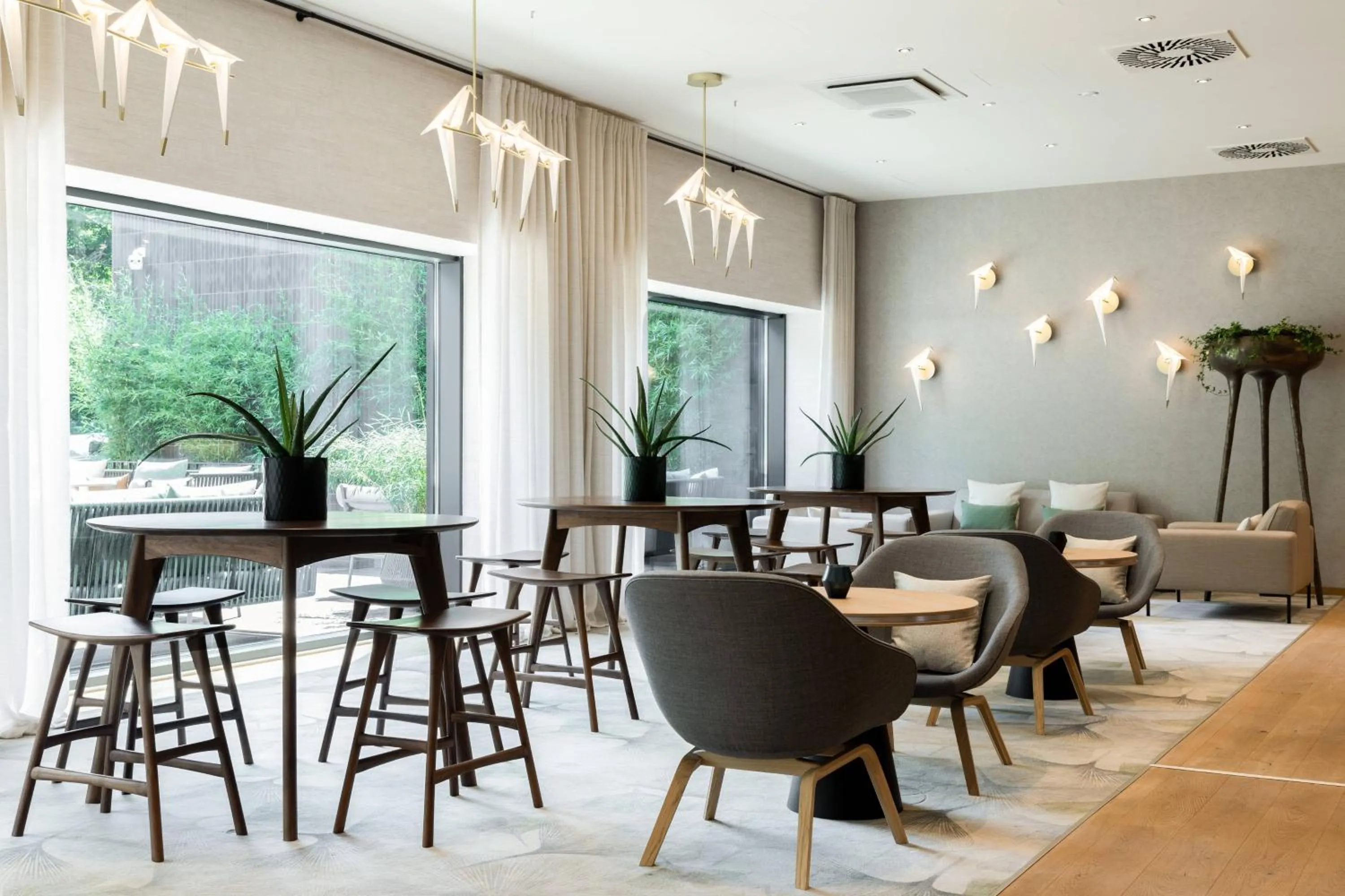Lounge or bar in AC Hotel by Marriott Berlin Humboldthain Park