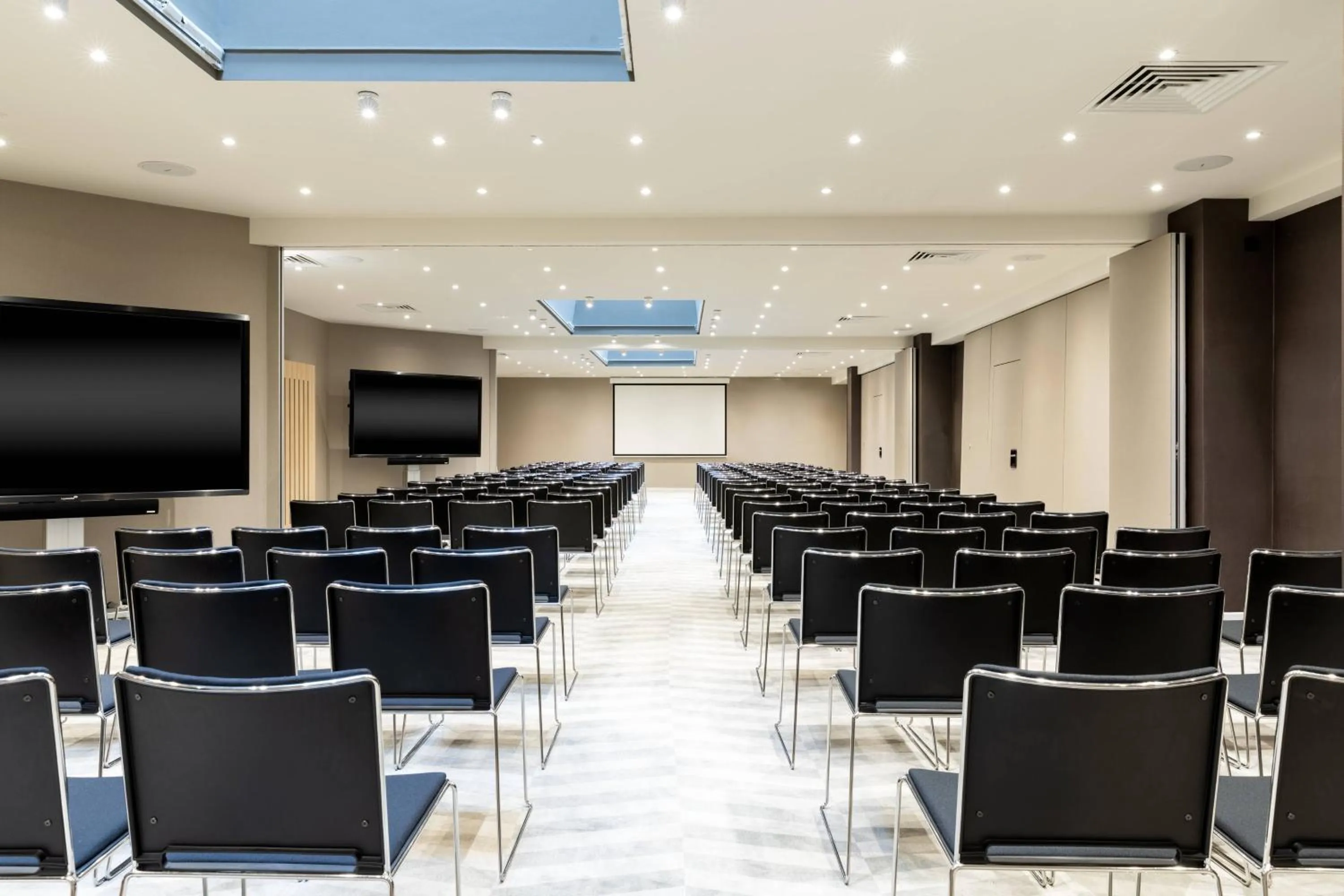 Entertainment in AC Hotel by Marriott Berlin Humboldthain Park