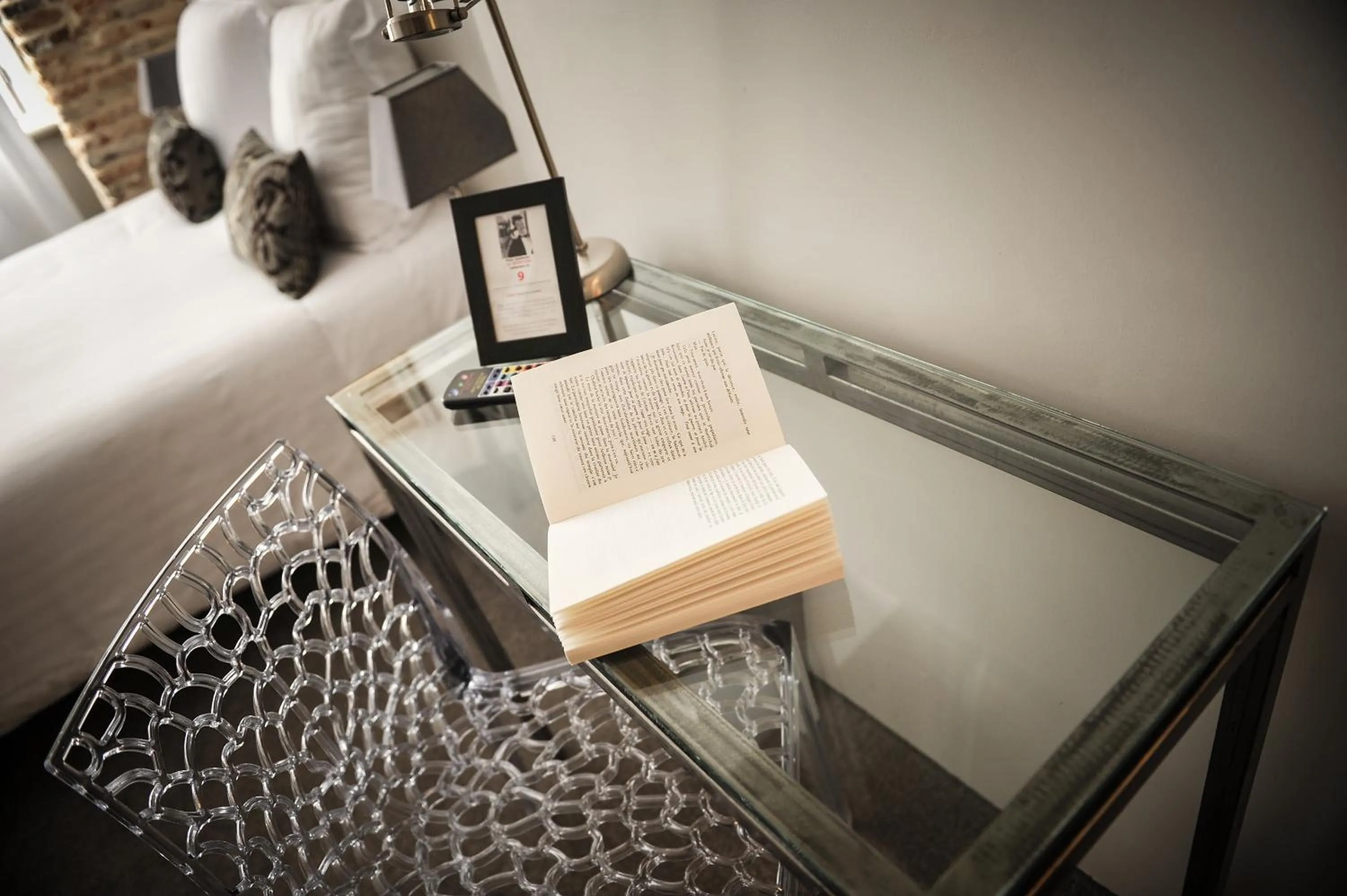 Bed in Hôtel des Arts