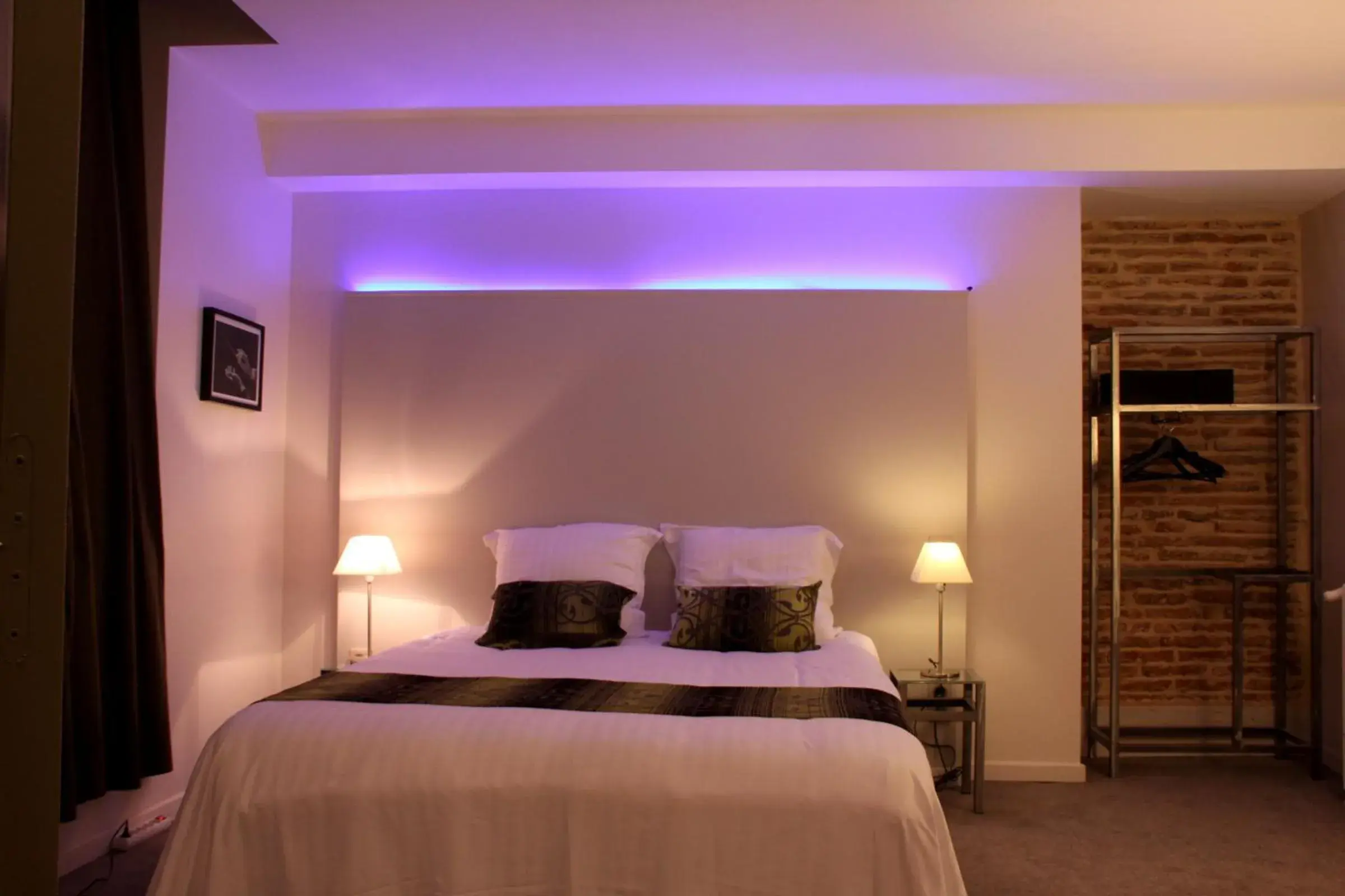 Family Room in Hôtel des Arts Family Room in Hôtel des Arts