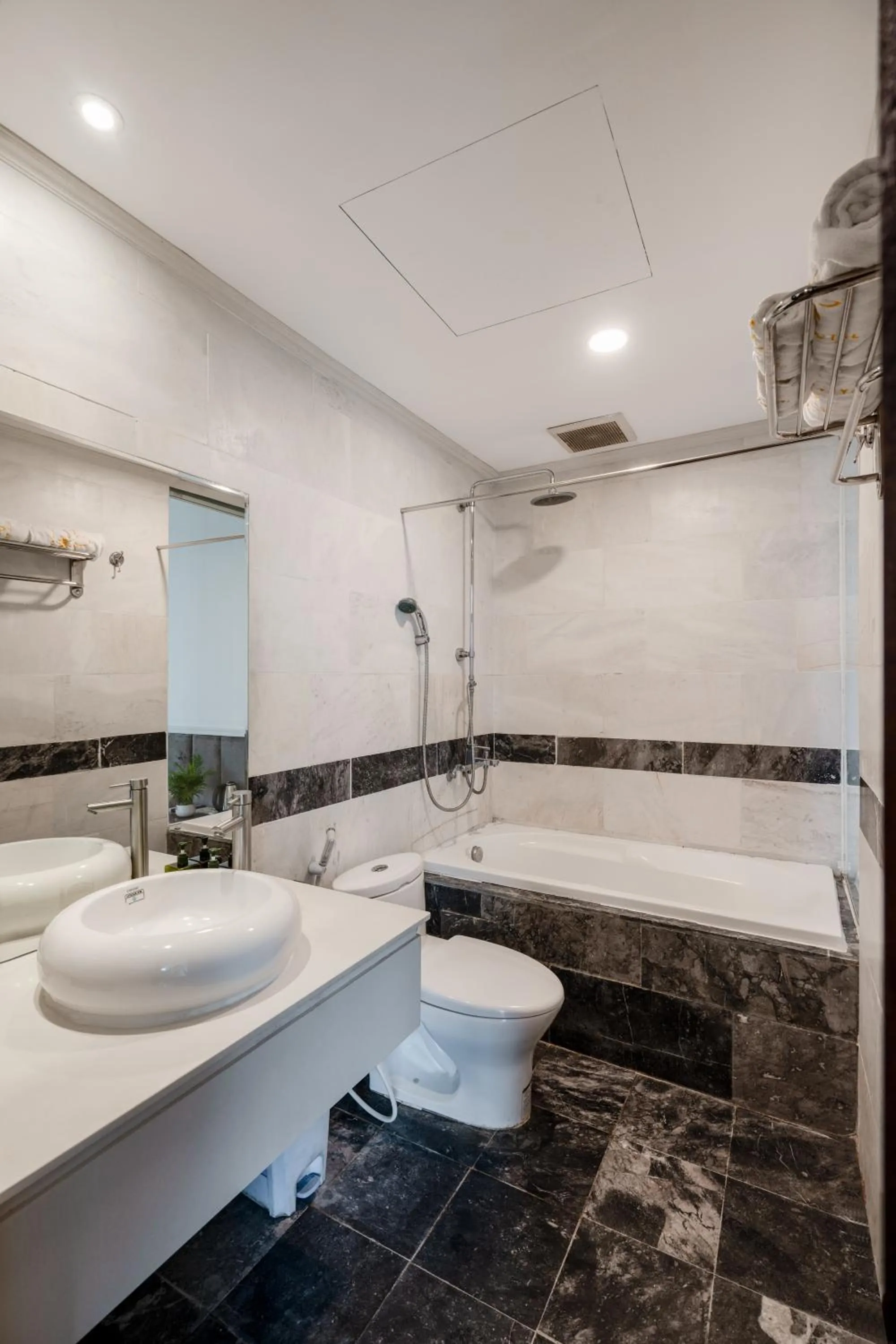 Bathroom in Tarasa Hotel