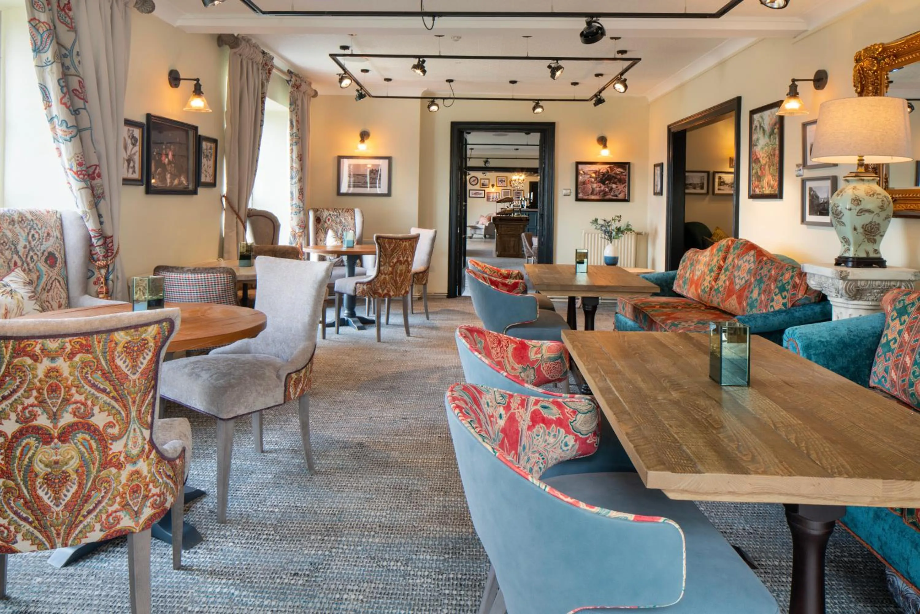Lounge or bar in The Manor Coastal Hotel & Inn, Blakeney - The Coaching Inn Group