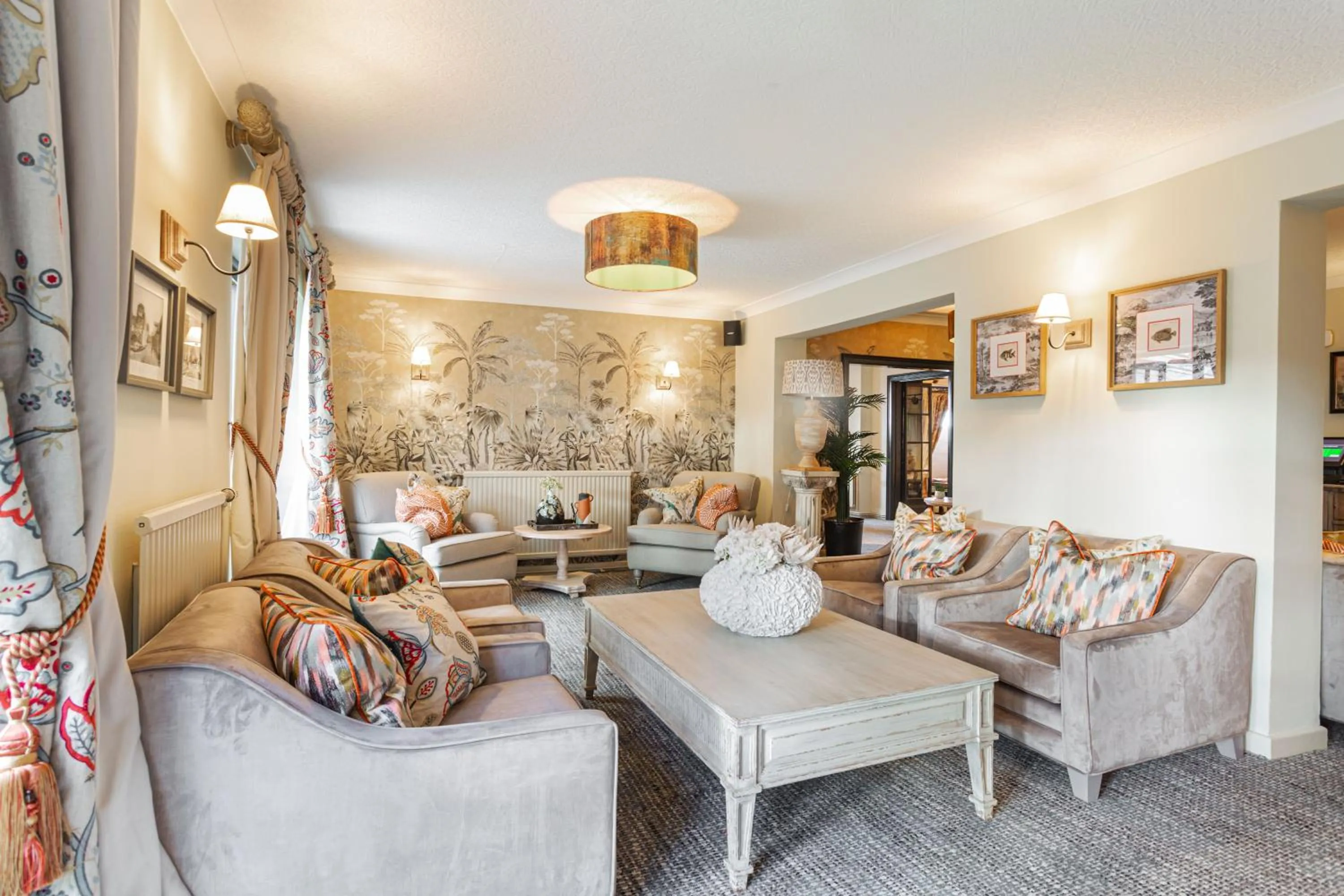 Lounge or bar in The Manor Coastal Hotel & Inn, Blakeney - The Coaching Inn Group