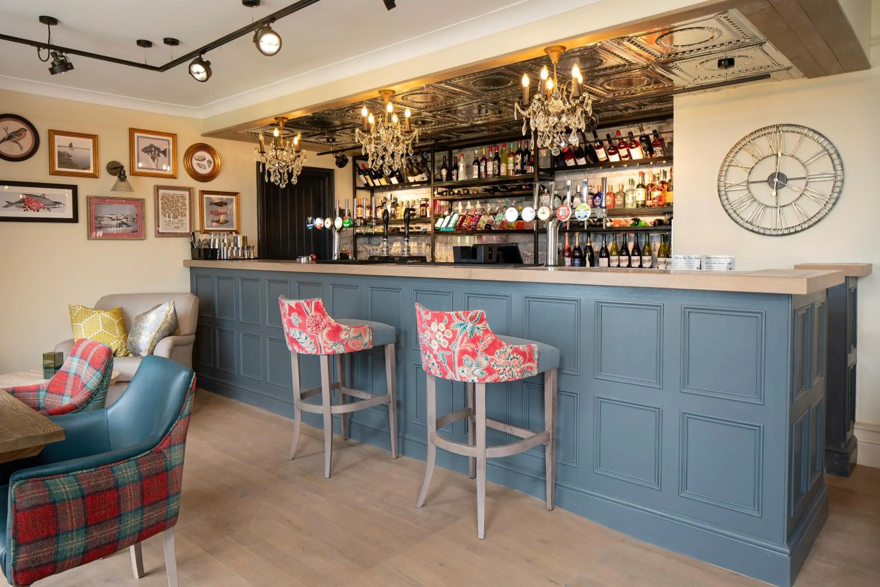 Lounge or bar in The Manor Coastal Hotel & Inn, Blakeney - The Coaching Inn Group