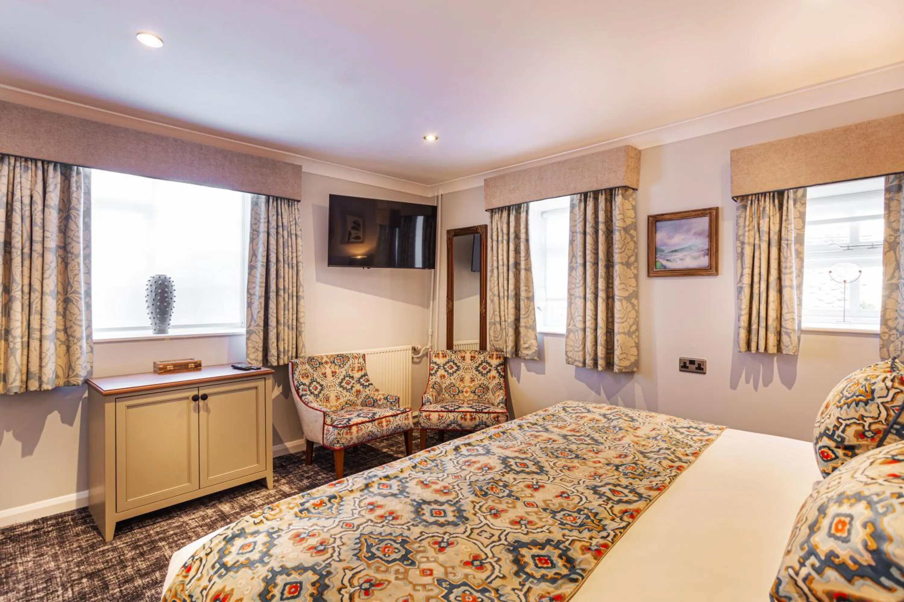 Bed in The Manor Coastal Hotel & Inn, Blakeney - The Coaching Inn Group