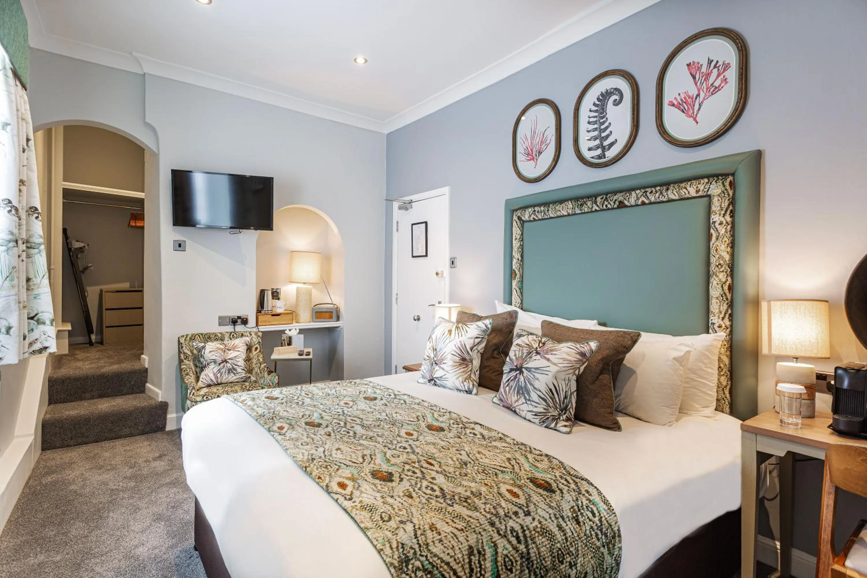 Bed in The Manor Coastal Hotel & Inn, Blakeney - The Coaching Inn Group