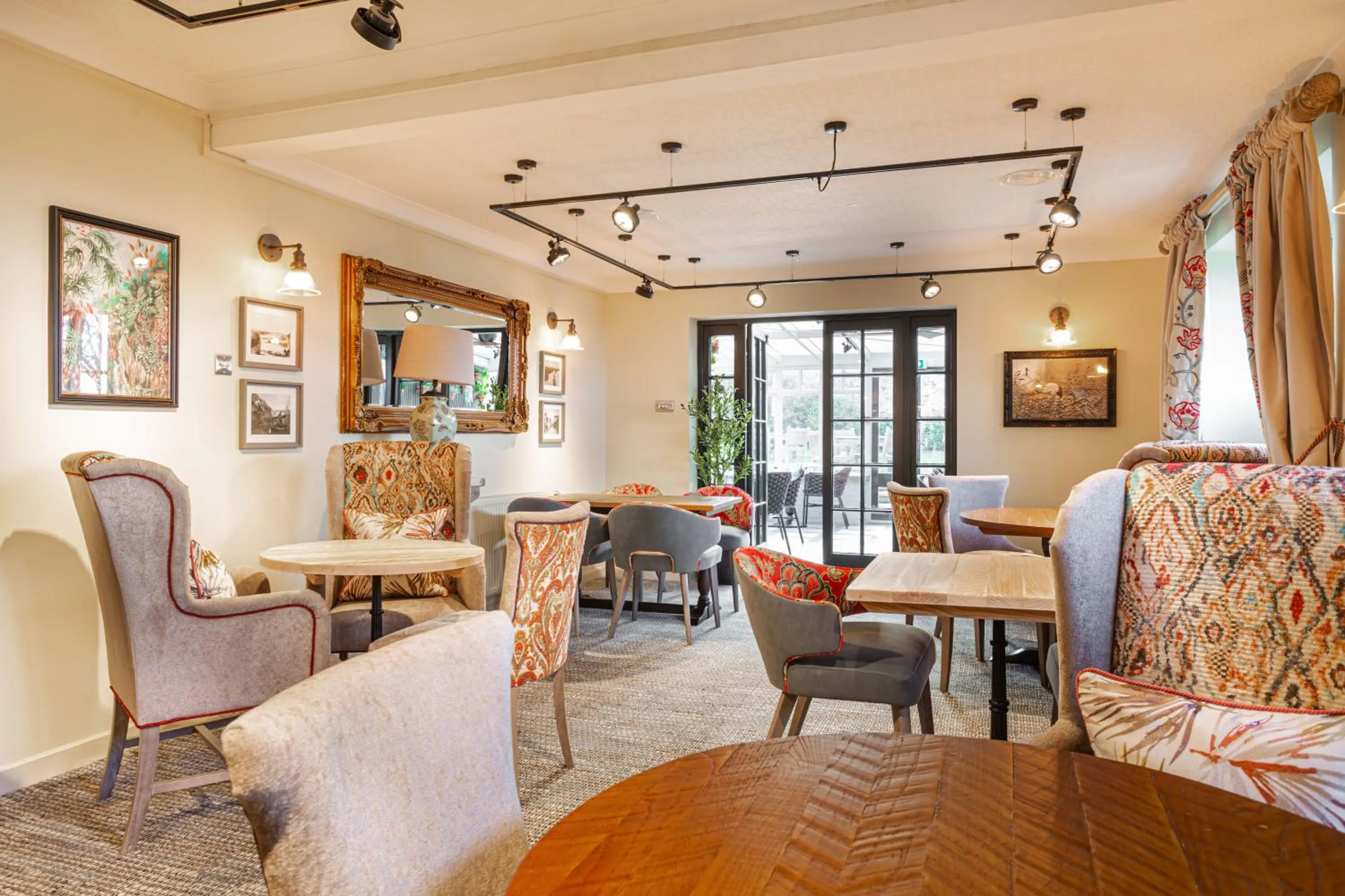 Lounge or bar in The Manor Coastal Hotel & Inn, Blakeney - The Coaching Inn Group