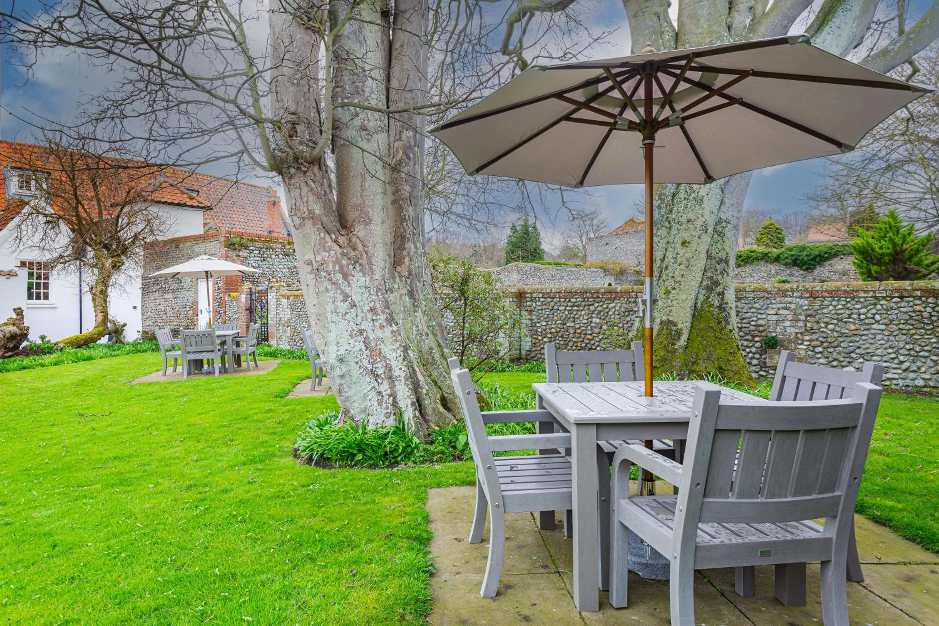 Garden in The Manor Coastal Hotel & Inn, Blakeney - The Coaching Inn Group