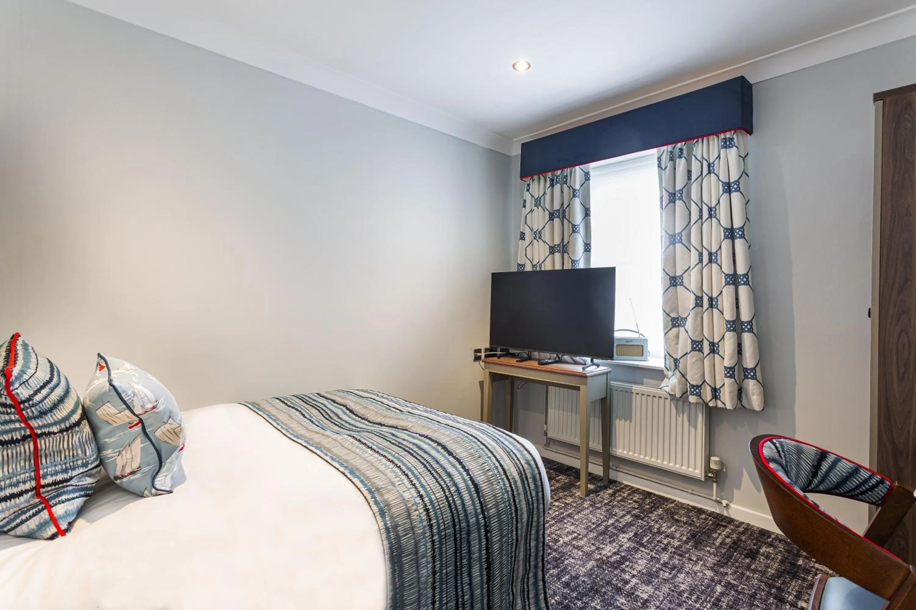 Bed in The Manor Coastal Hotel & Inn, Blakeney - The Coaching Inn Group