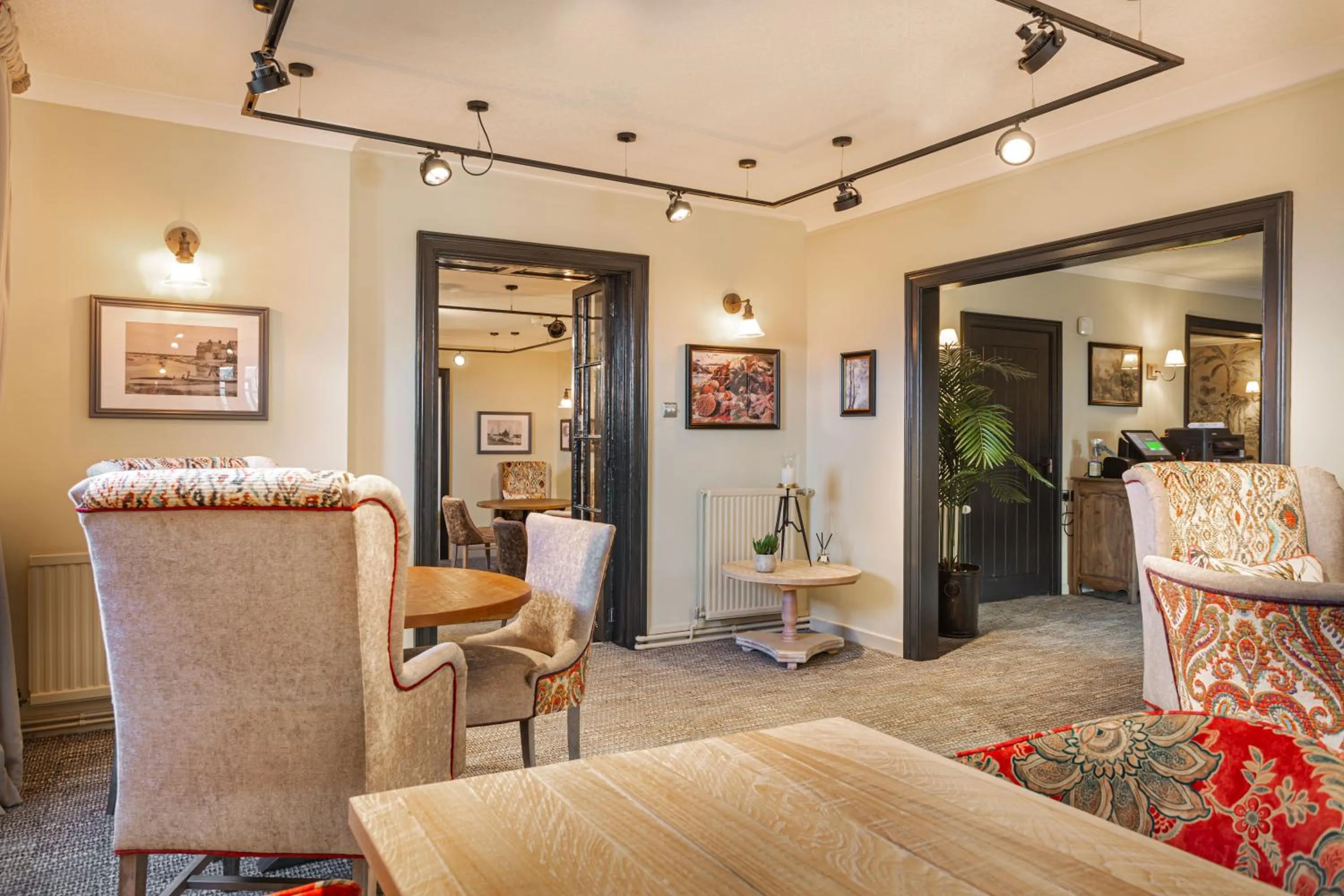 Lounge or bar in The Manor Coastal Hotel & Inn, Blakeney - The Coaching Inn Group