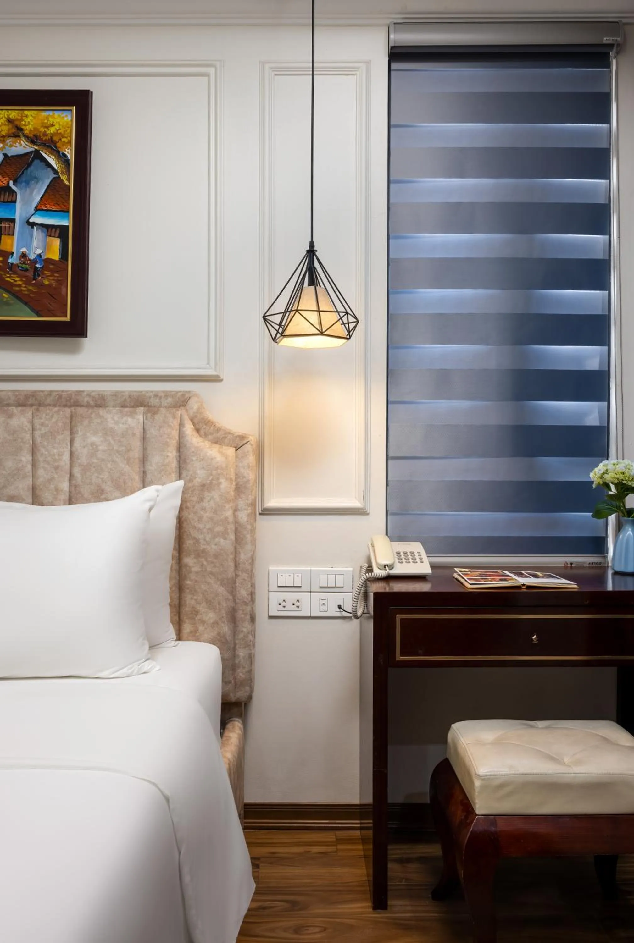 Bed in Golden Legend Palace Hotel & Travel