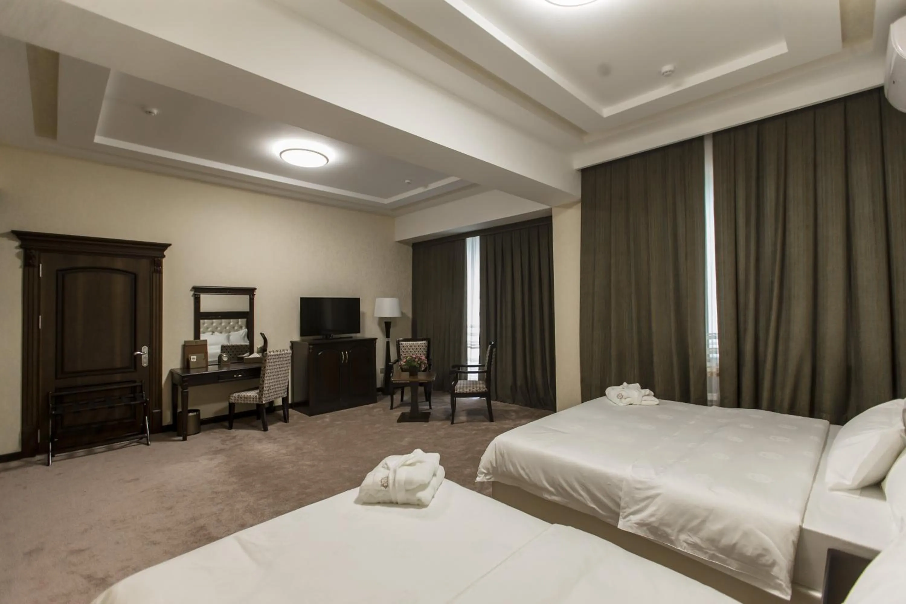 Deluxe Family Room in Daniel Hill Hotel