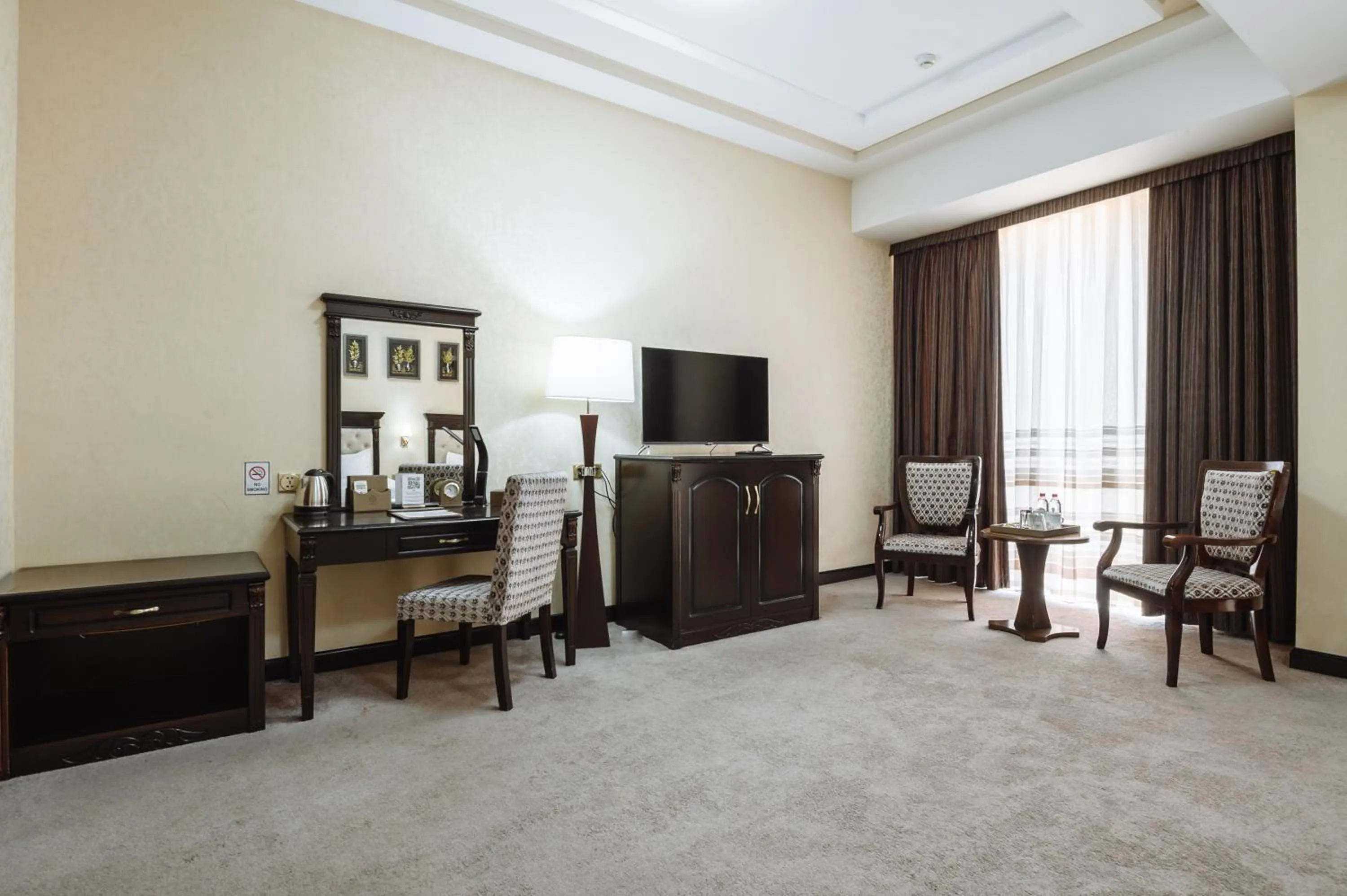 Photo of the whole room in Daniel Hill Hotel