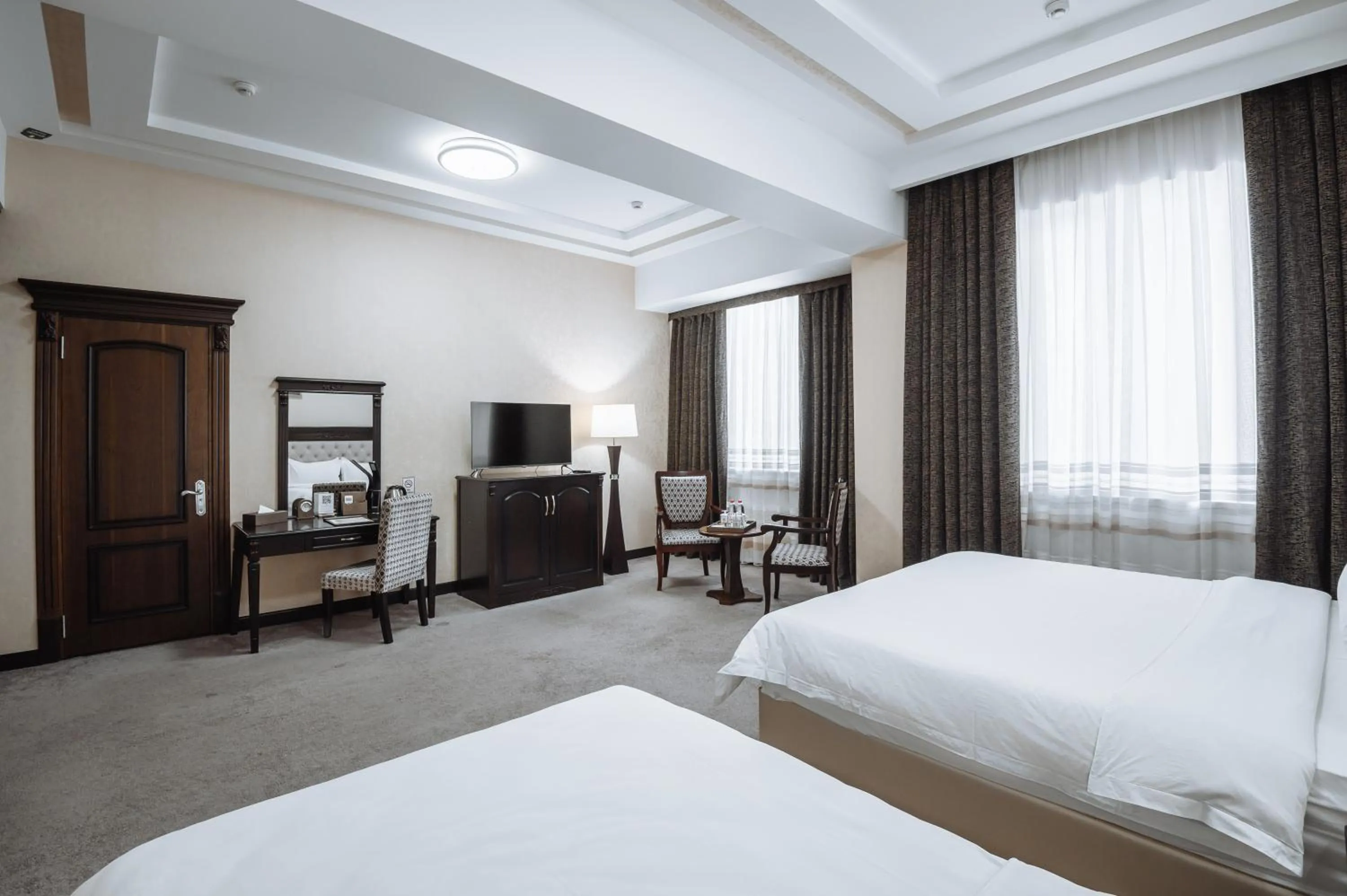 Photo of the whole room, Bed in Daniel Hill Hotel