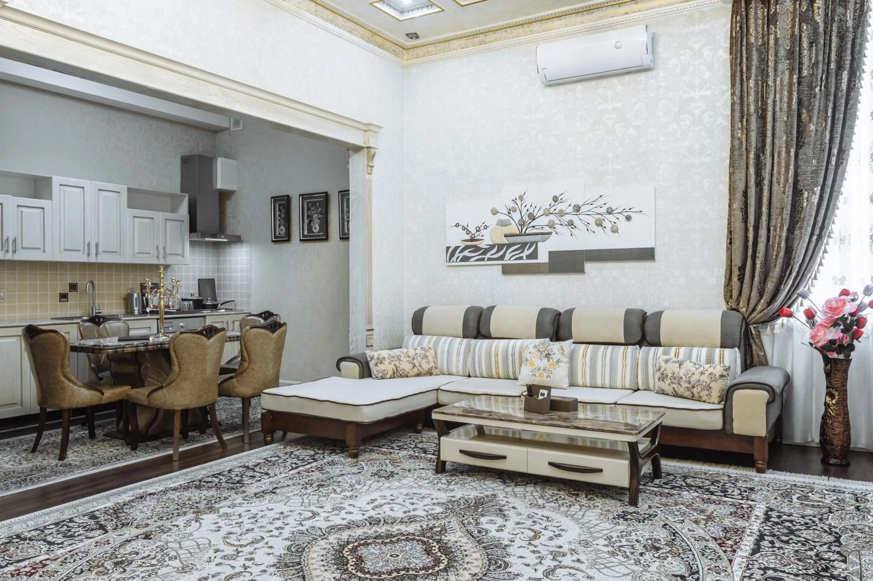 Living room in Daniel Hill Hotel