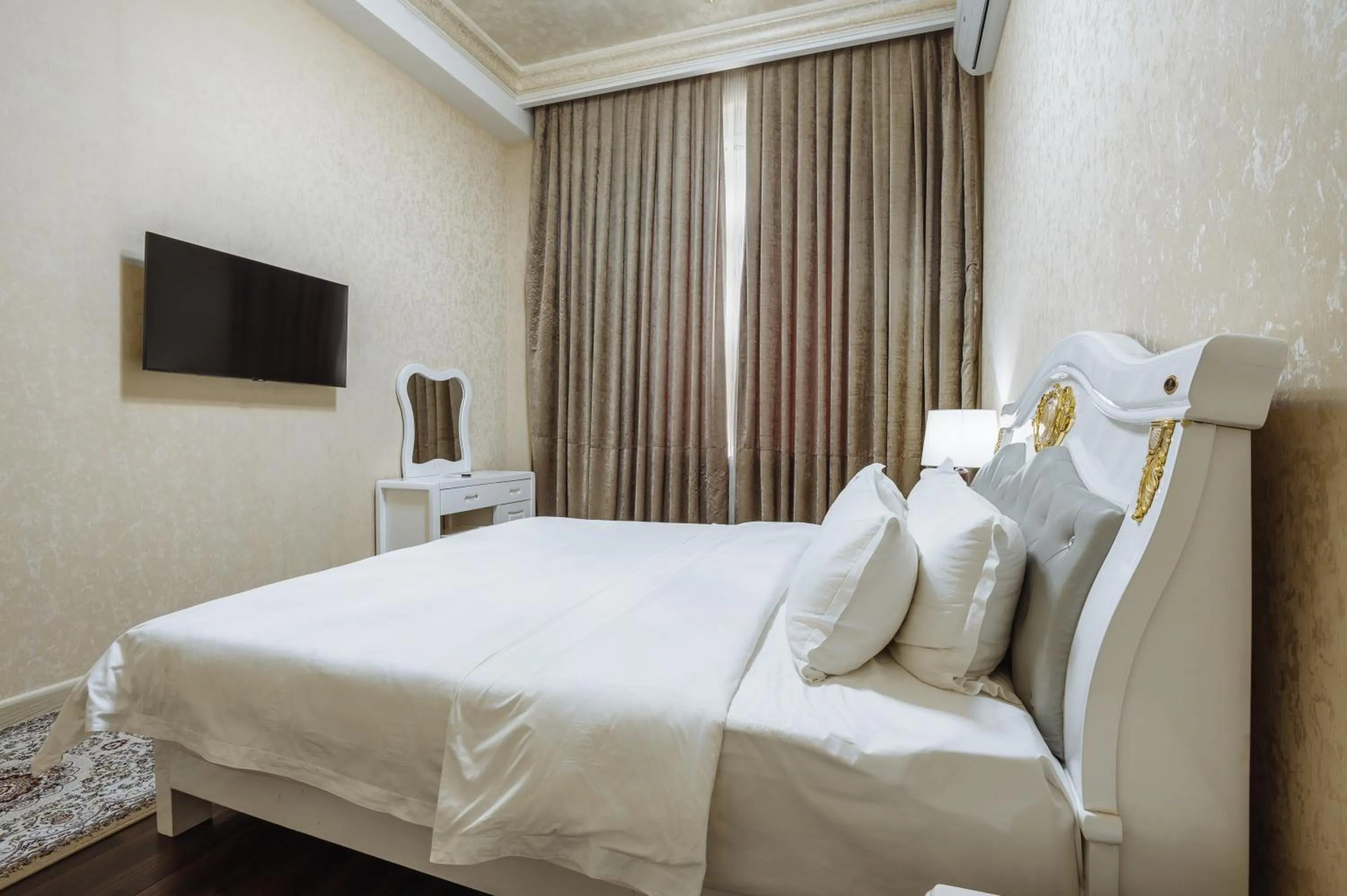 Bedroom, Bed in Daniel Hill Hotel