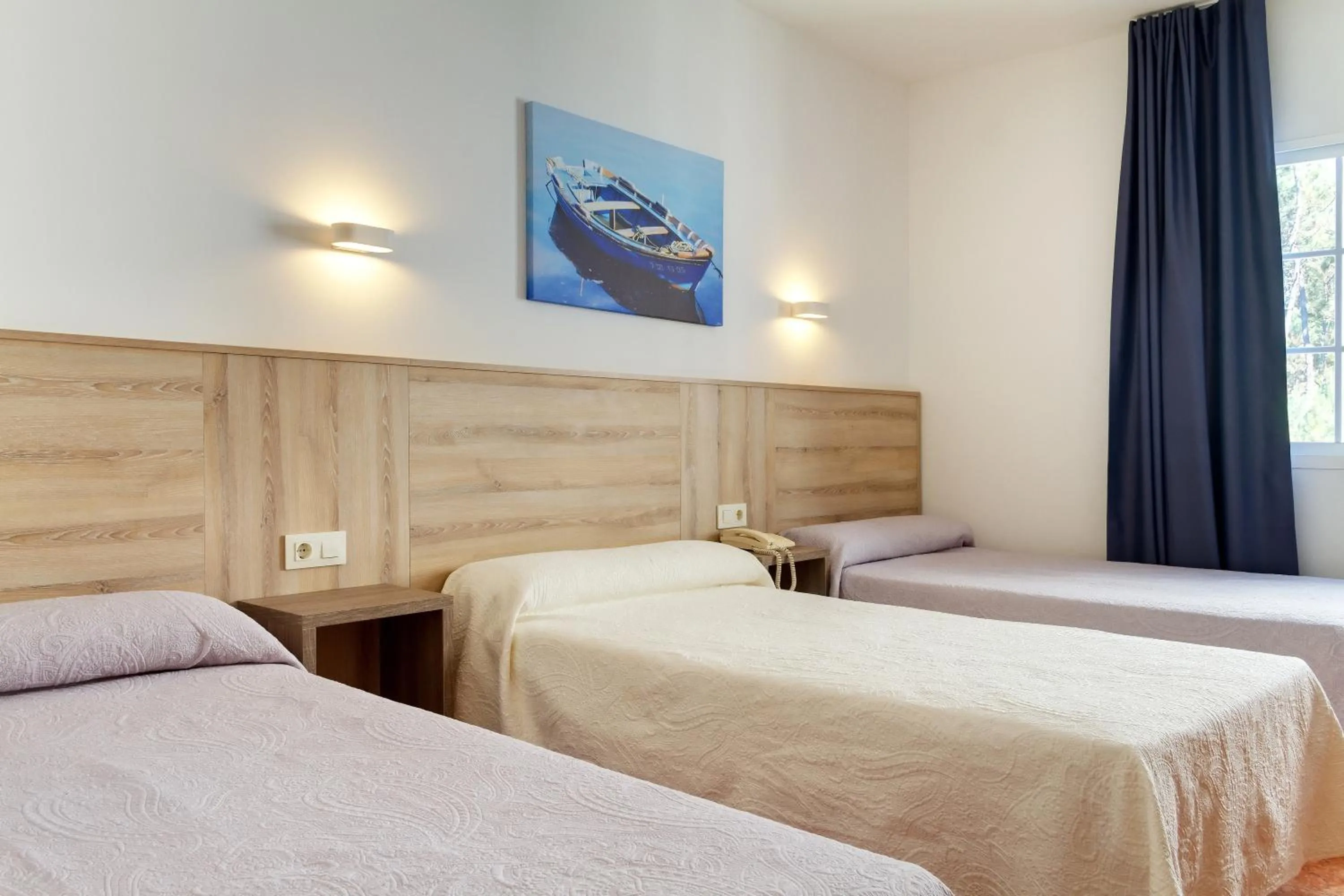 Bed in Duerming San Vicente Hotel