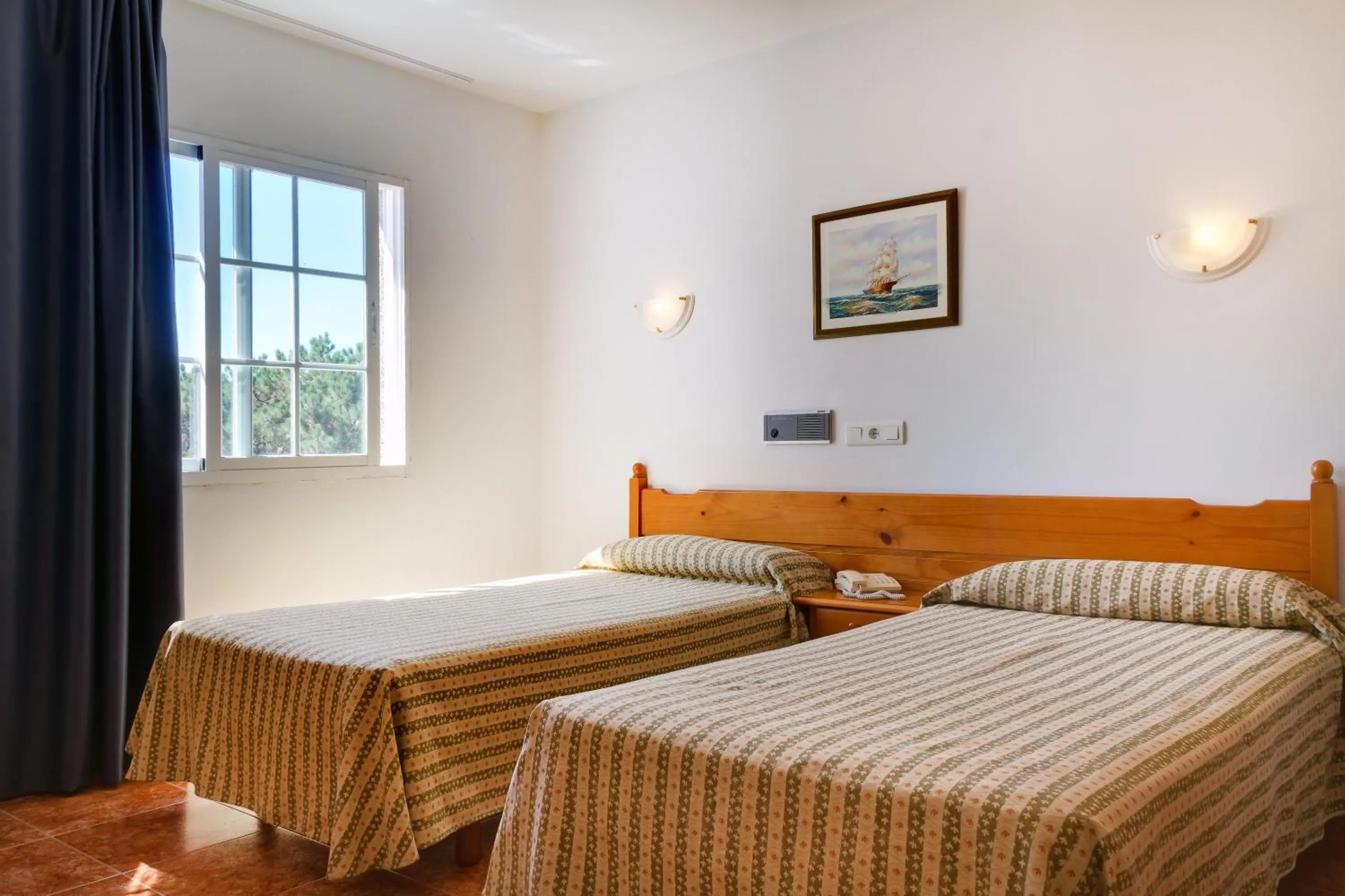 Bed in Duerming San Vicente Hotel