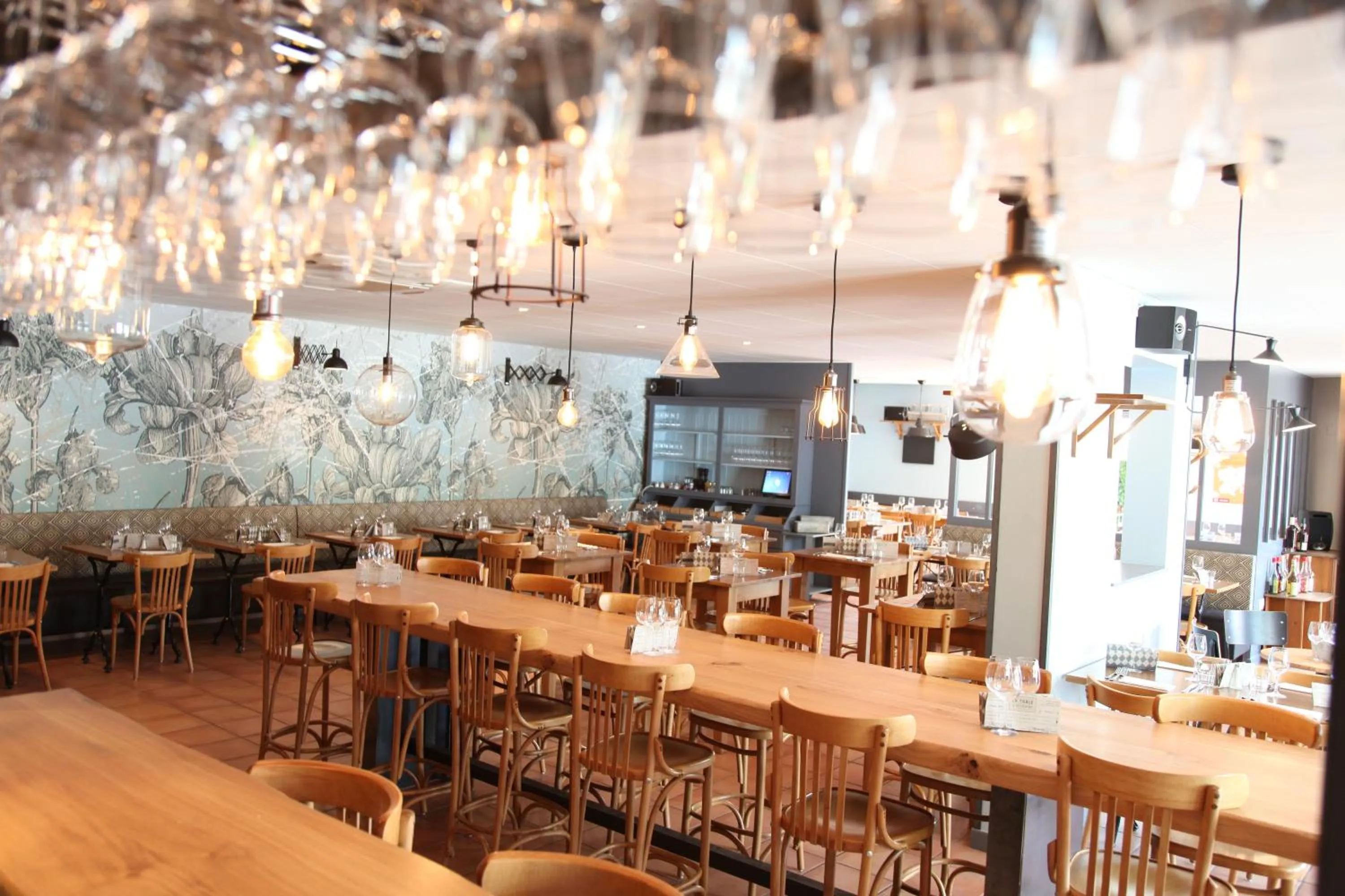 Restaurant/places to eat in Logis Hotel Le Nouvel