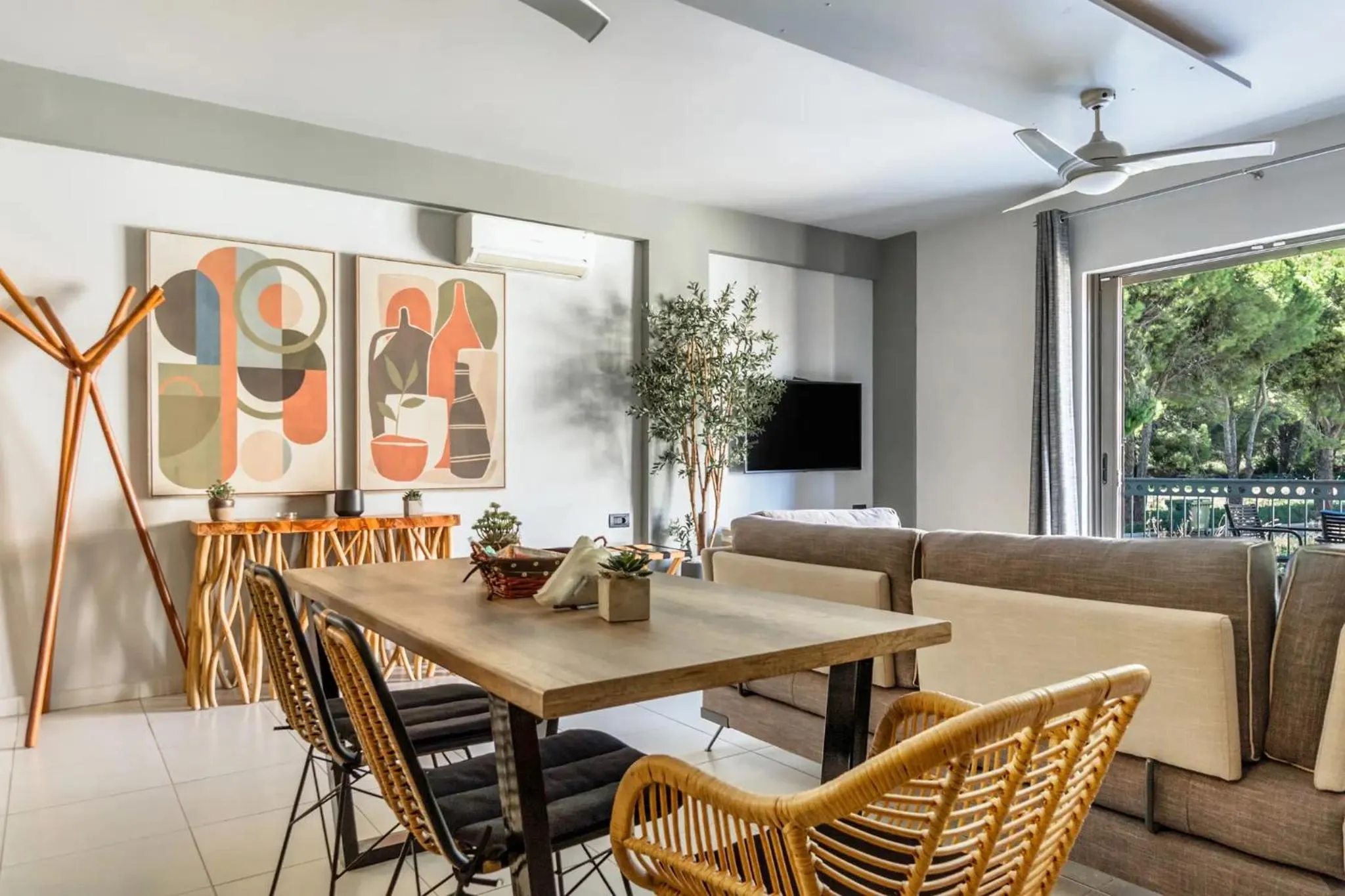 Communal lounge/ TV room in G.Living 365