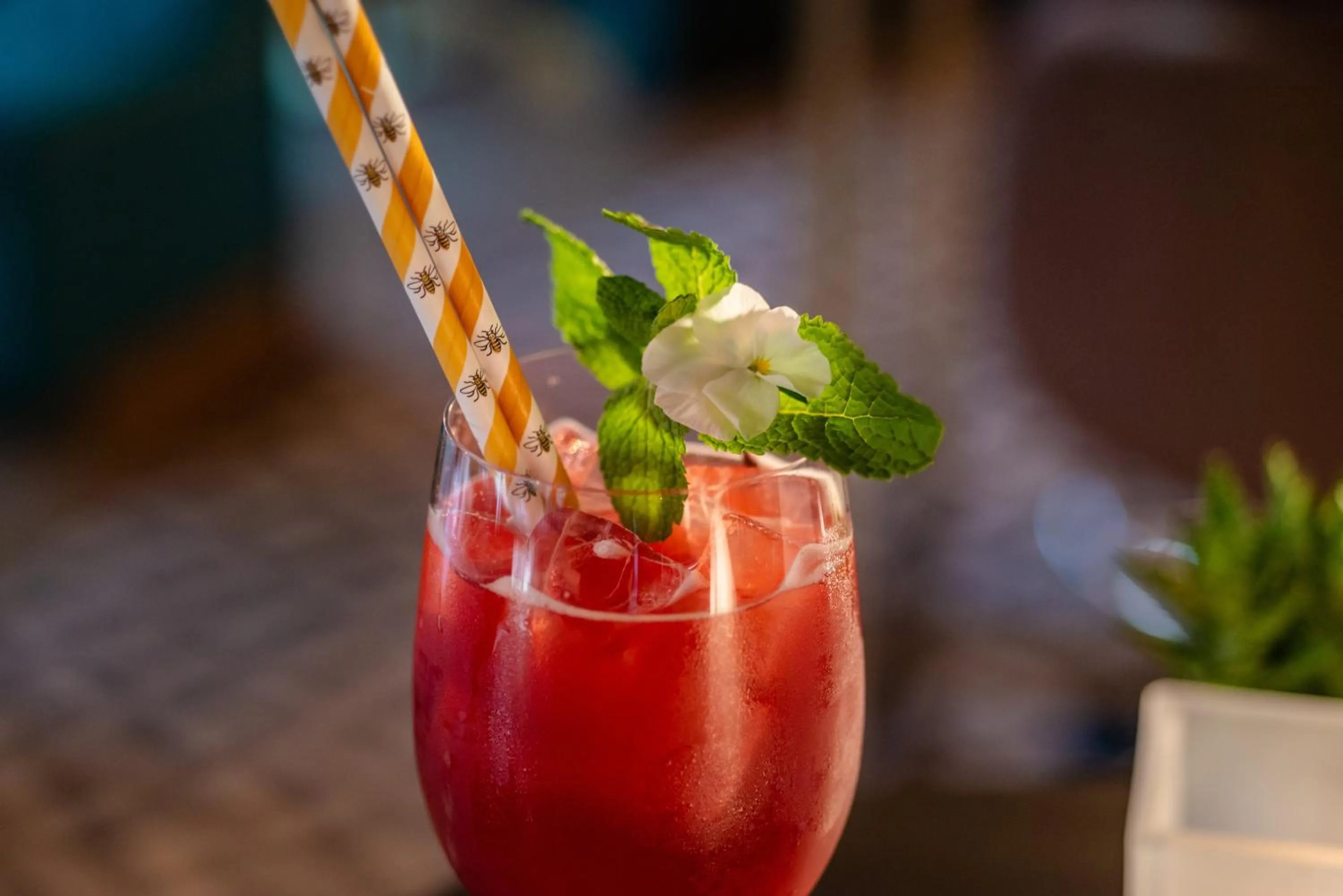 Lounge or bar in Hotel Indigo Manchester - Victoria Station by IHG