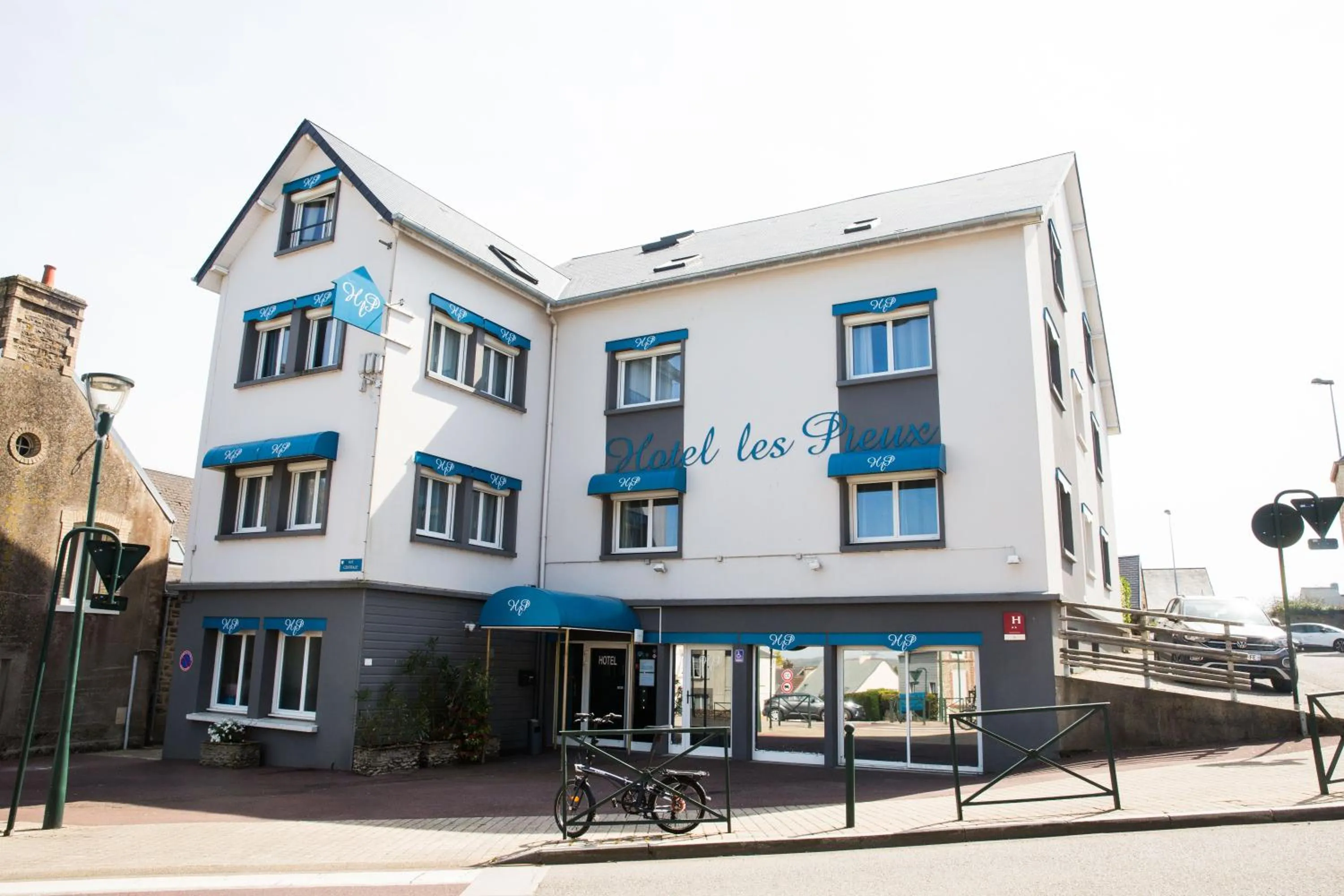 Facade/entrance in Hôtel Les Pieux En Cotentin