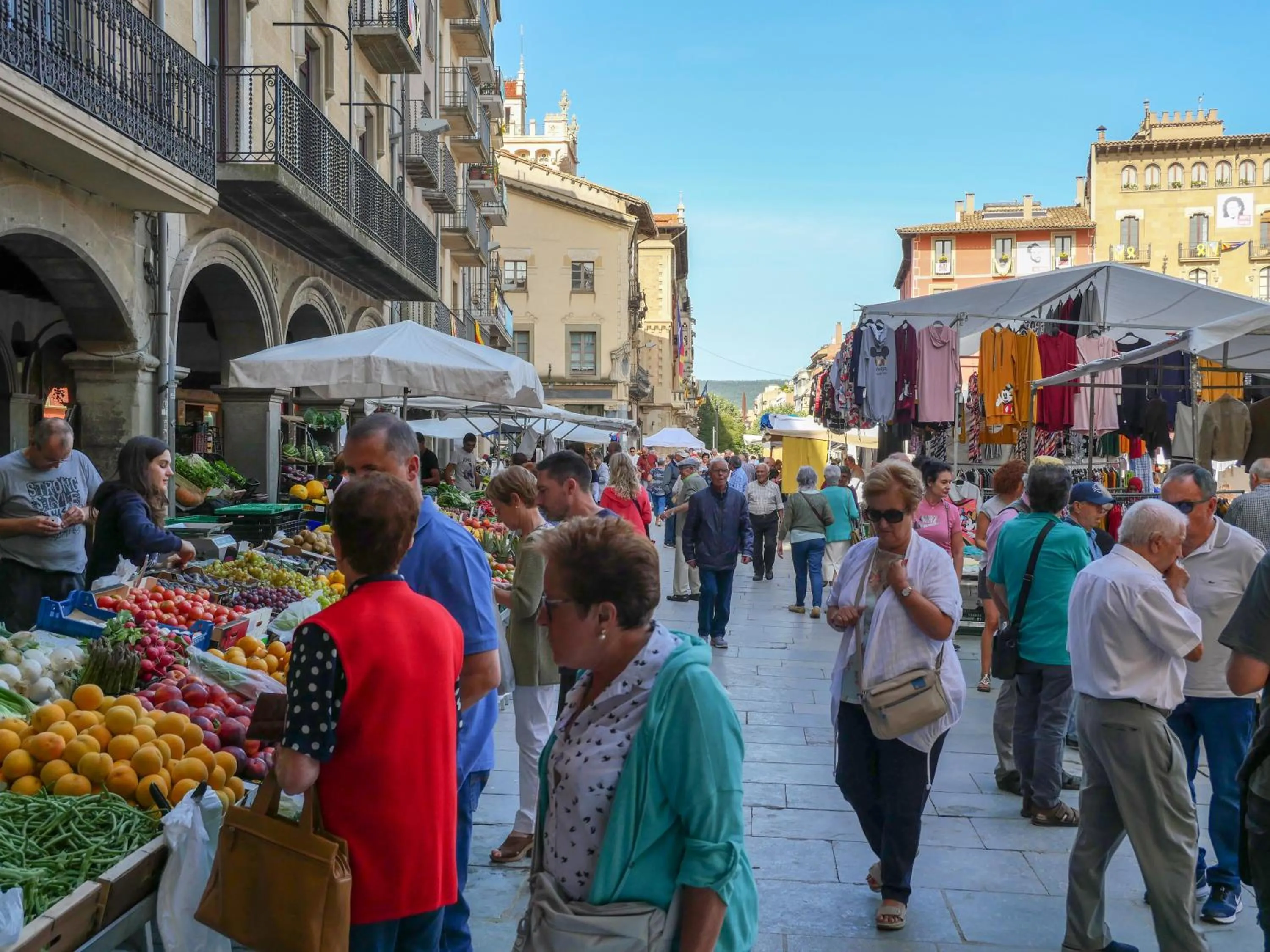 People in Luxury Apartment Stancesvic
