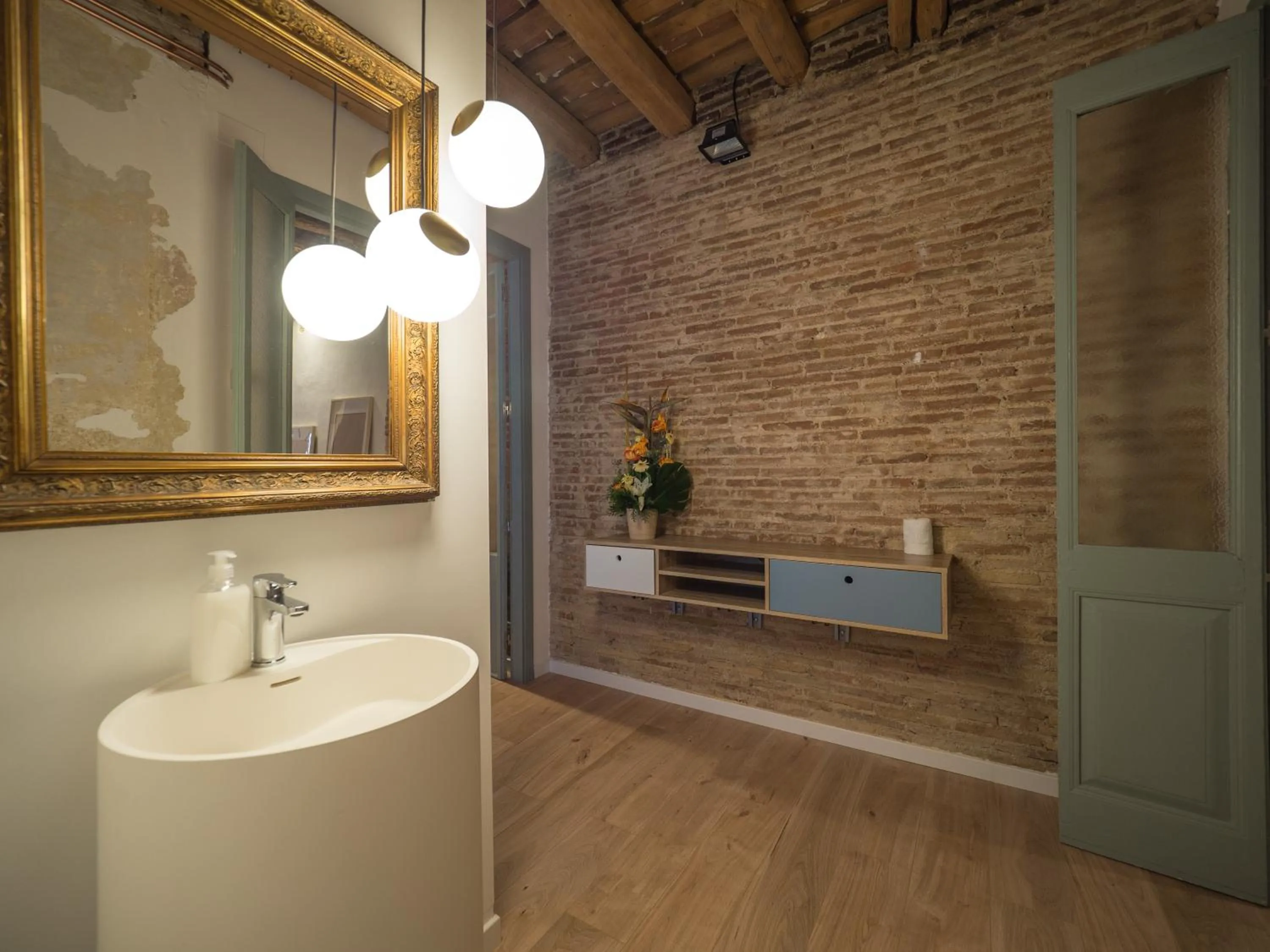 Bathroom in Luxury Apartment Stancesvic