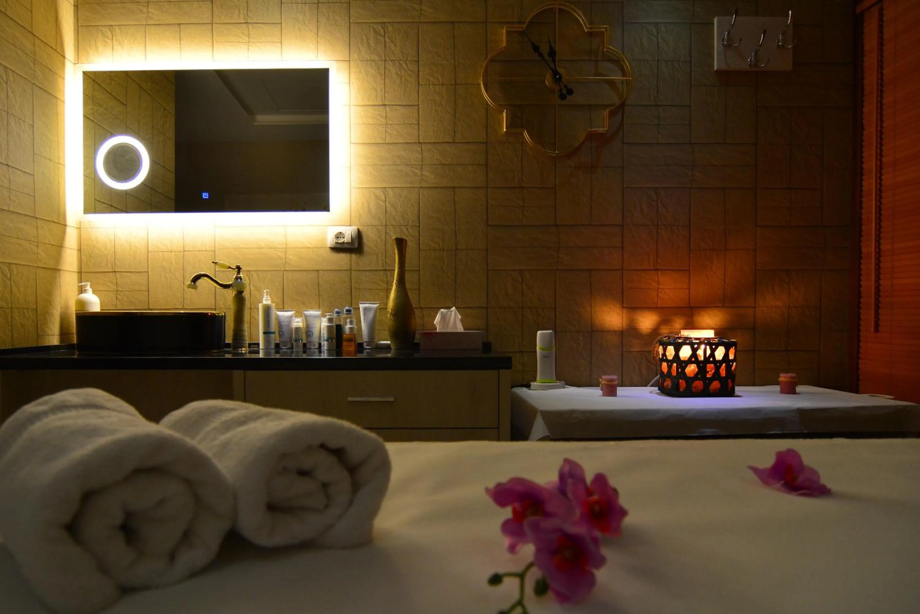 Massage, Bed in Te Stela Resort & SPA