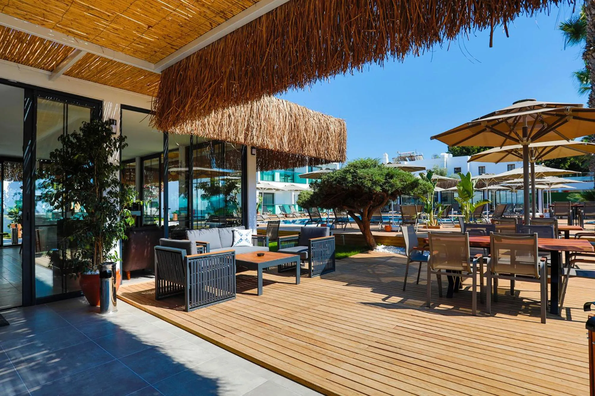 Restaurant/places to eat in Yalıpark Beach Hotel