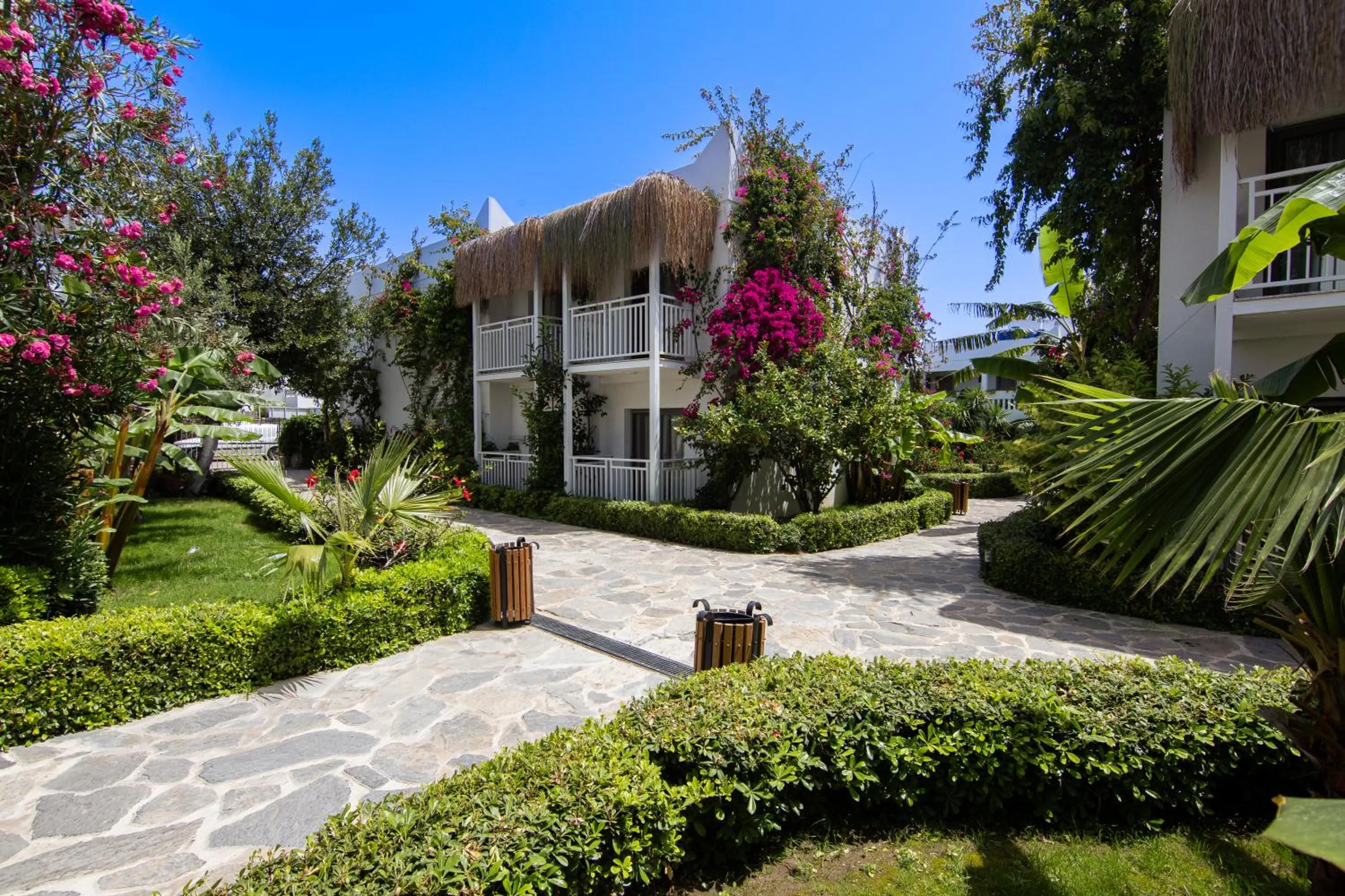 Property building in Yalıpark Beach Hotel