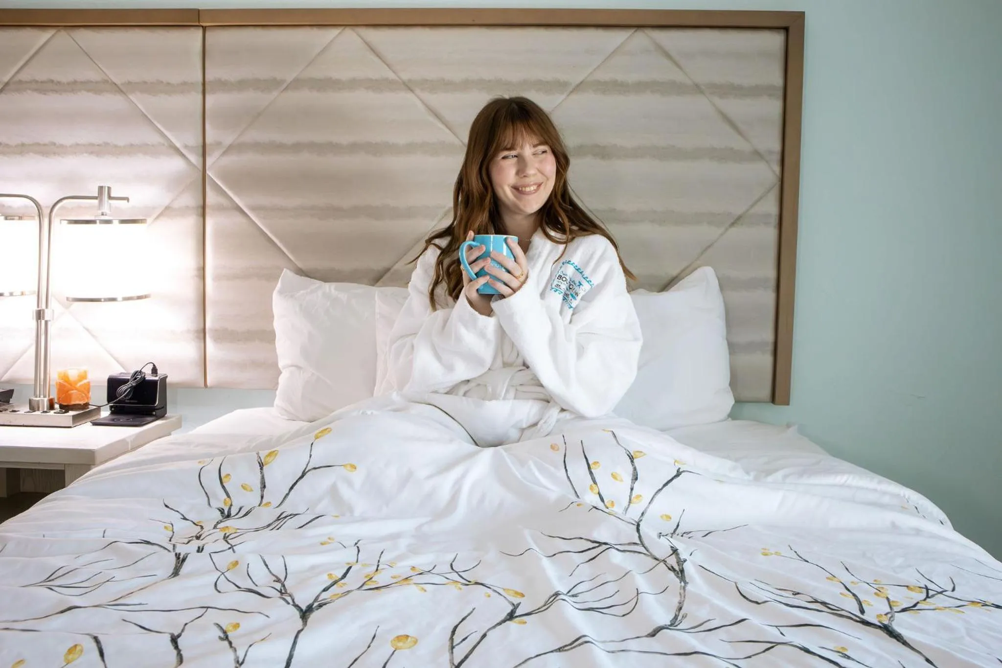 Bed in NEW 2026-Ocean Sands Beach Boutique Inn-Sauna and Salt-Mineral Pool -Free Beach Bikes and Famous Beach- Fresh Baked Cookies and Popcorn - Bathrobes and Sunscreen in all rooms-Ultra Sparkling-Free Laundry- 4 Grand Black Beds-Call NOW & Save-1-252-AHA-SAND