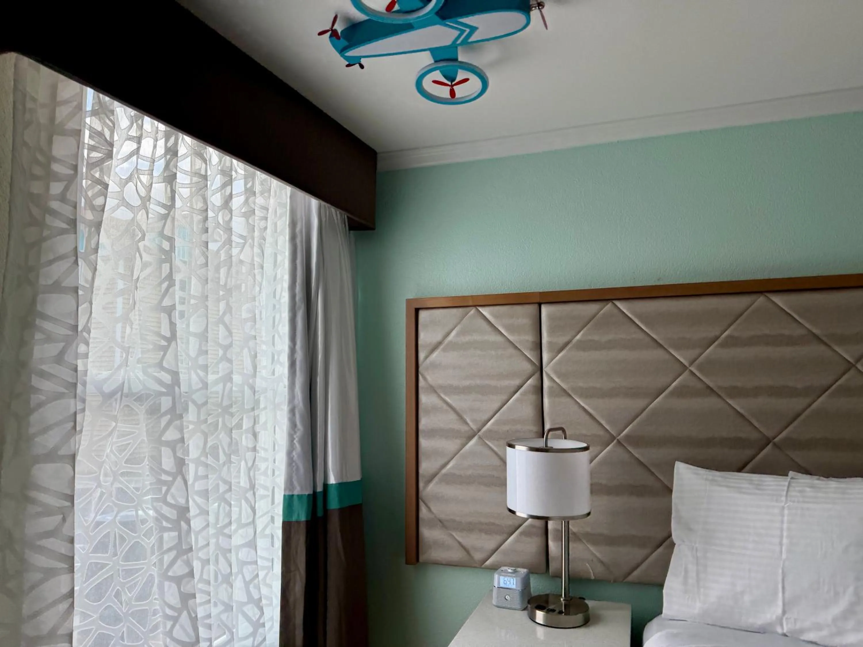 Bed in NEW 2026-Ocean Sands Beach Boutique Inn-Sauna and Salt-Mineral Pool -Free Beach Bikes and Famous Beach- Fresh Baked Cookies and Popcorn - Bathrobes and Sunscreen in all rooms-Ultra Sparkling-Free Laundry- 4 Grand Black Beds-Call NOW & Save-1-252-AHA-SAND