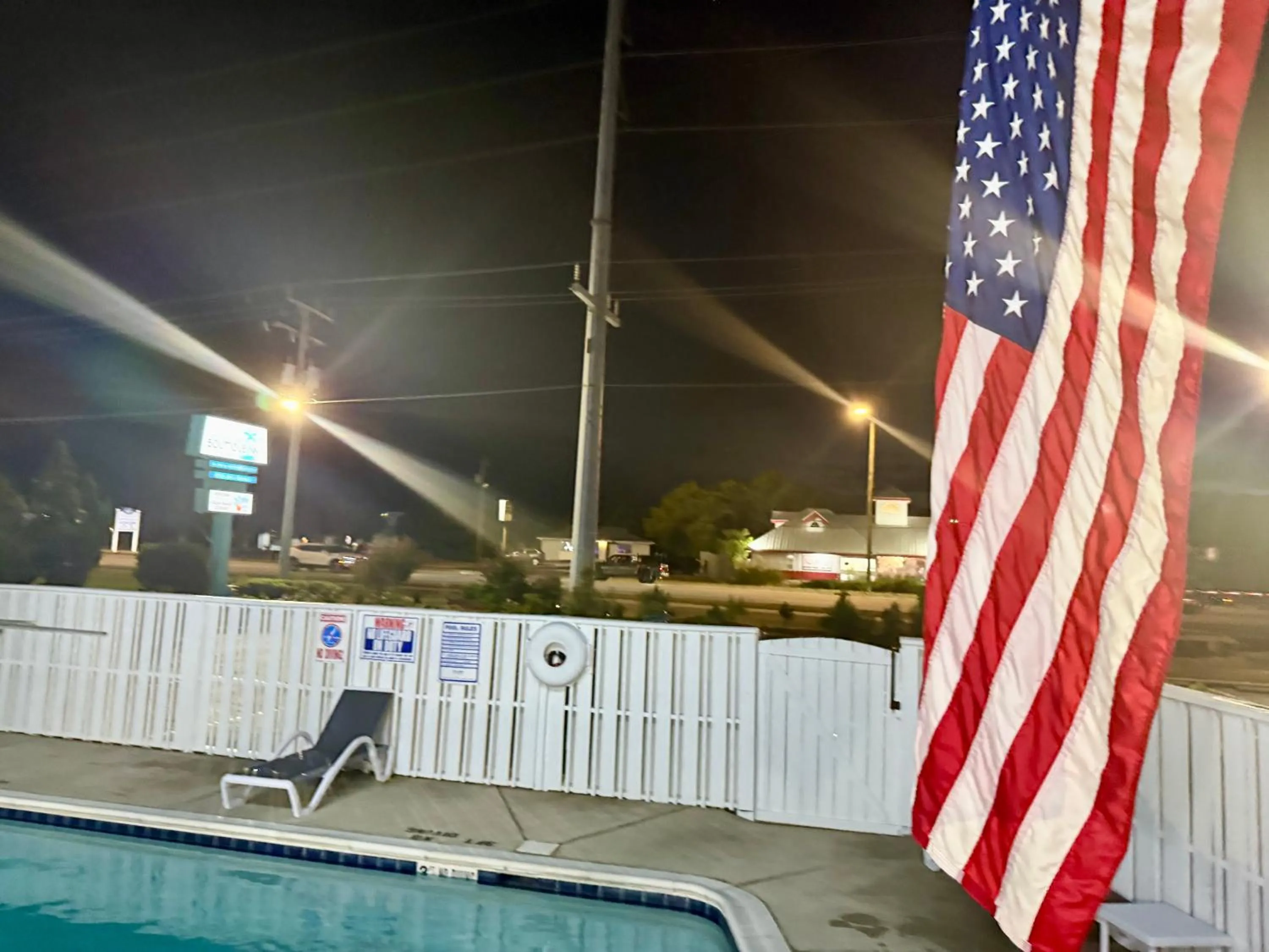 NEW 2026-Ocean Sands Beach Boutique Inn-Sauna and Salt-Mineral Pool -Free Beach Bikes and Famous Beach- Fresh Baked Cookies and Popcorn - Bathrobes and Sunscreen in all rooms-Ultra Sparkling-Free Laundry- 4 Grand Black Beds-Call NOW & Save-1-252-AHA-SAND