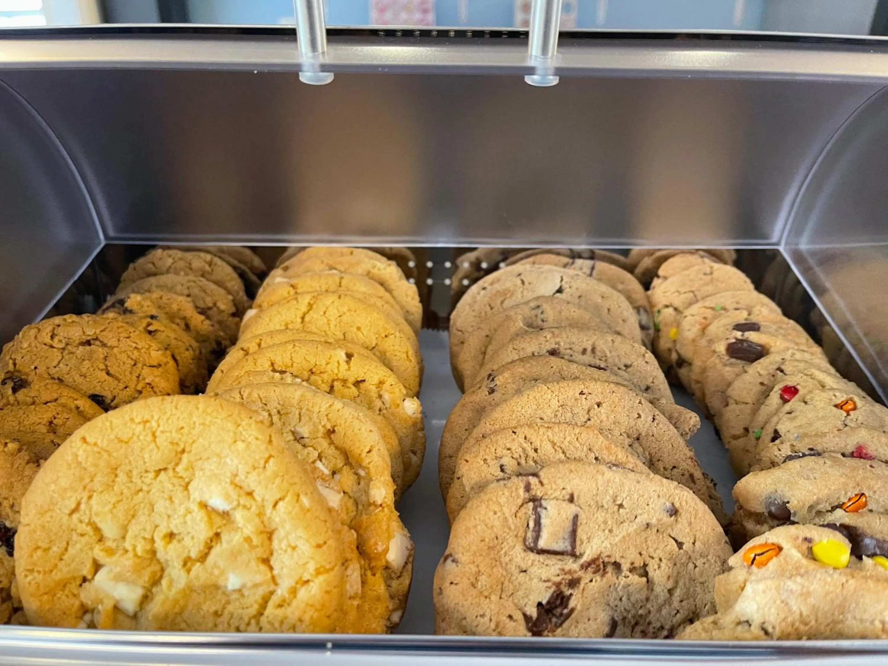 Food and drinks in NEW 2026-Ocean Sands Beach Boutique Inn-Sauna and Salt-Mineral Pool -Free Beach Bikes and Famous Beach- Fresh Baked Cookies and Popcorn - Bathrobes and Sunscreen in all rooms-Ultra Sparkling-Free Laundry- 4 Grand Black Beds-Call NOW & Save-1-252-AHA-SAND