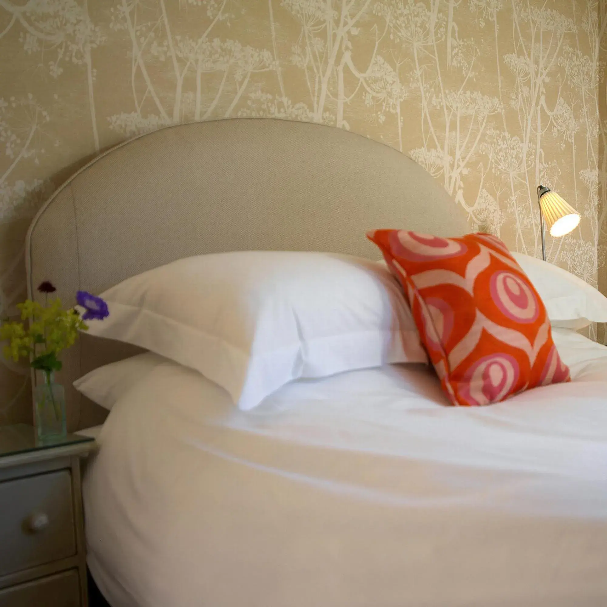 King Room in The Swan Inn Swinbrook King Room in The Swan Inn Swinbrook