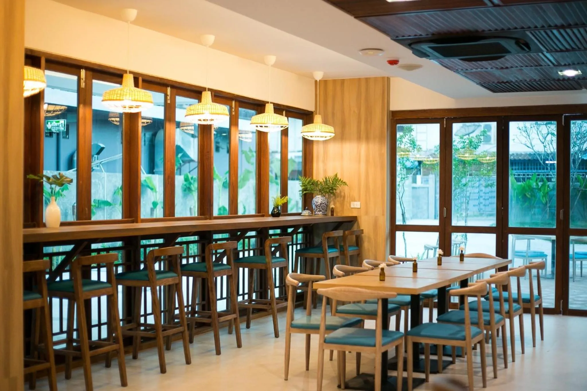 Restaurant/places to eat in DeeProm Pattaya Hotel