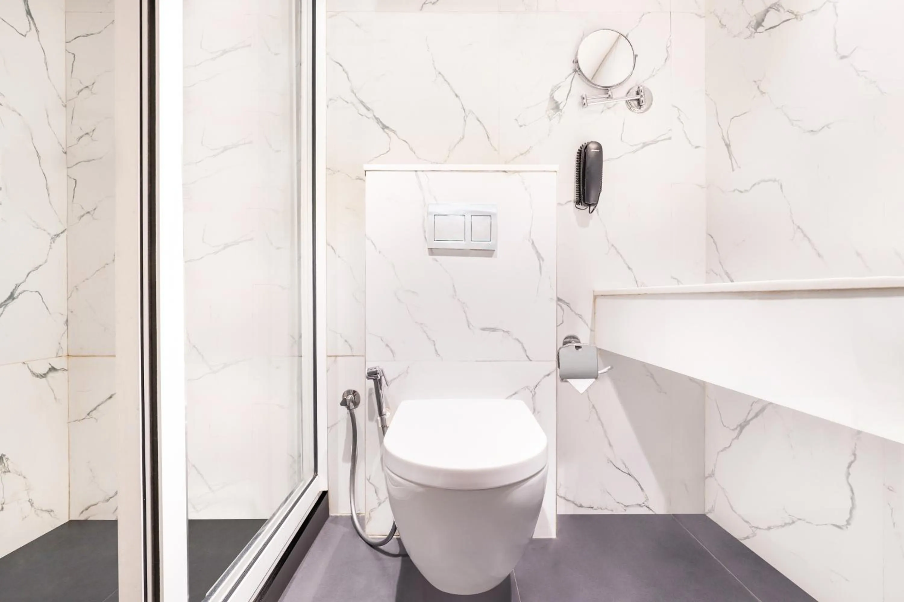 Bathroom in Keys Select by Lemon Tree Hotels, Gandhi Ashram, Ahmedabad