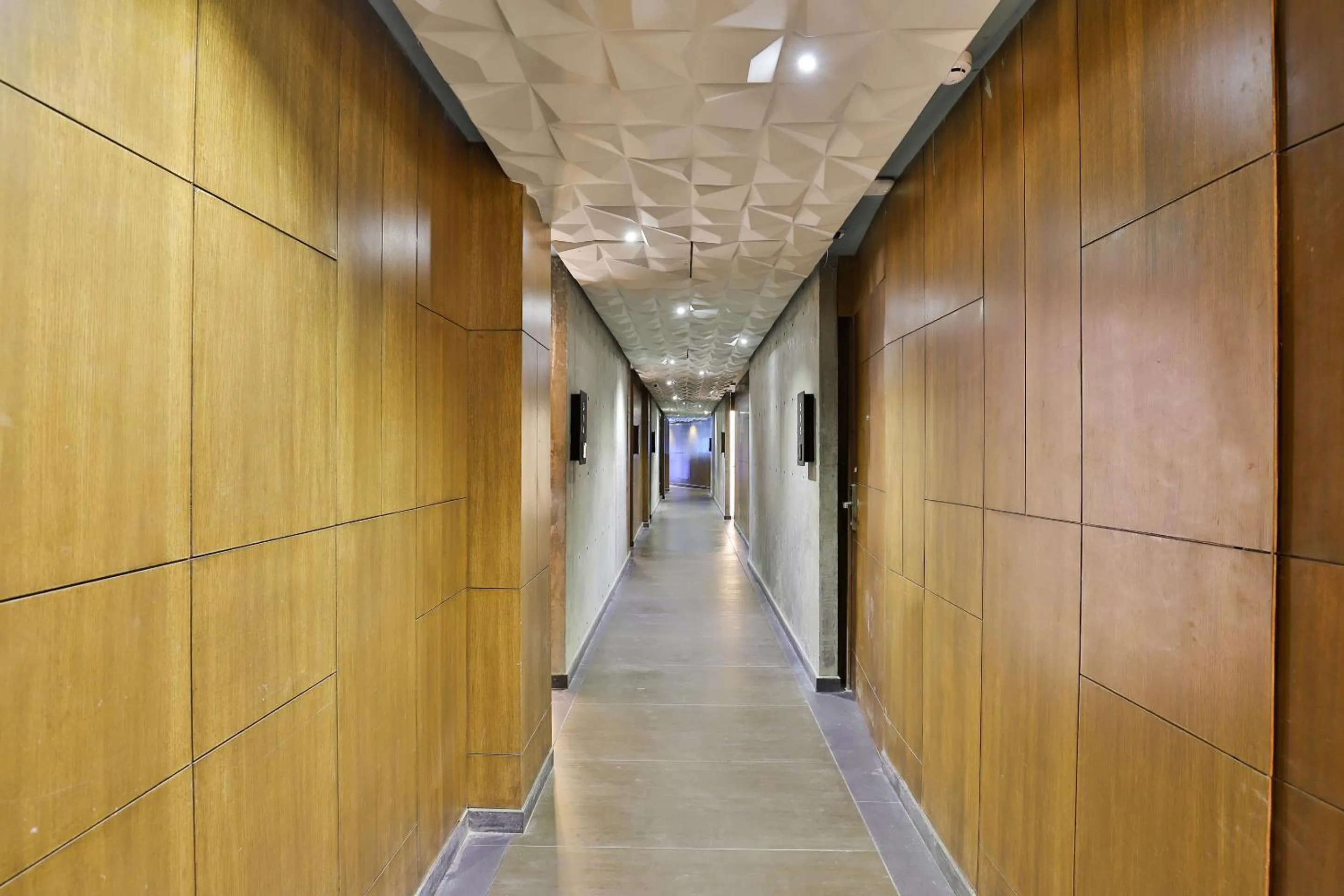 Lobby or reception in Keys Select by Lemon Tree Hotels, Gandhi Ashram, Ahmedabad