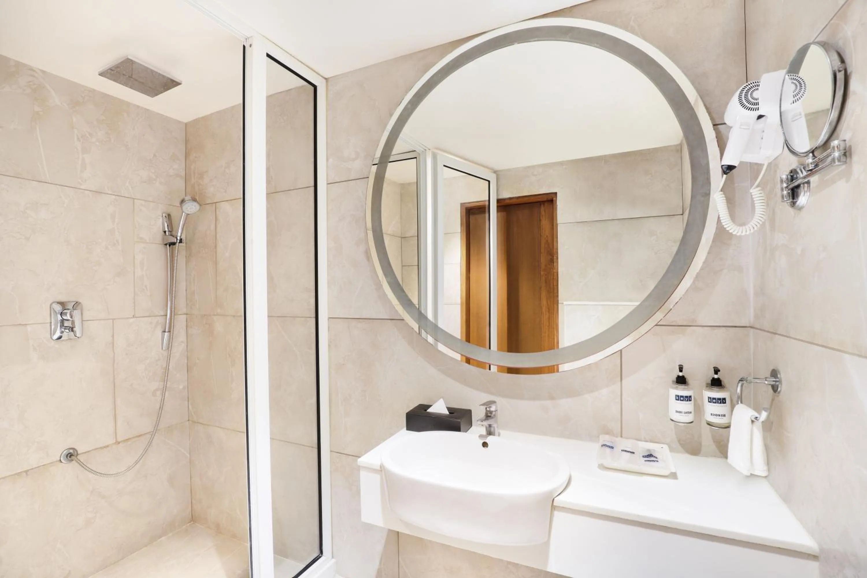 Bathroom in Keys Select by Lemon Tree Hotels, Gandhi Ashram, Ahmedabad