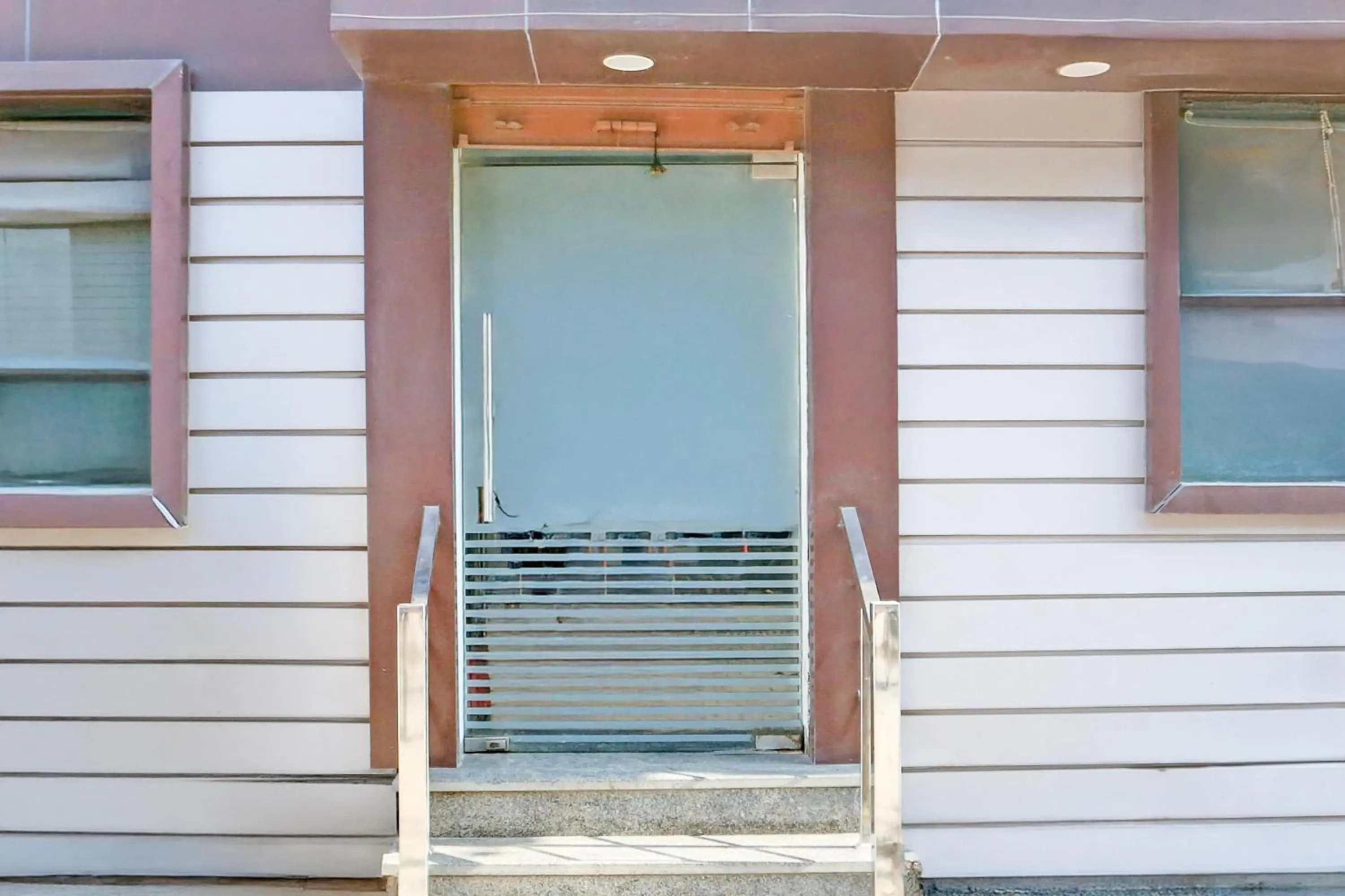 Facade/entrance in Super Hotel O Chandigarh Highway Near Prabhat Road