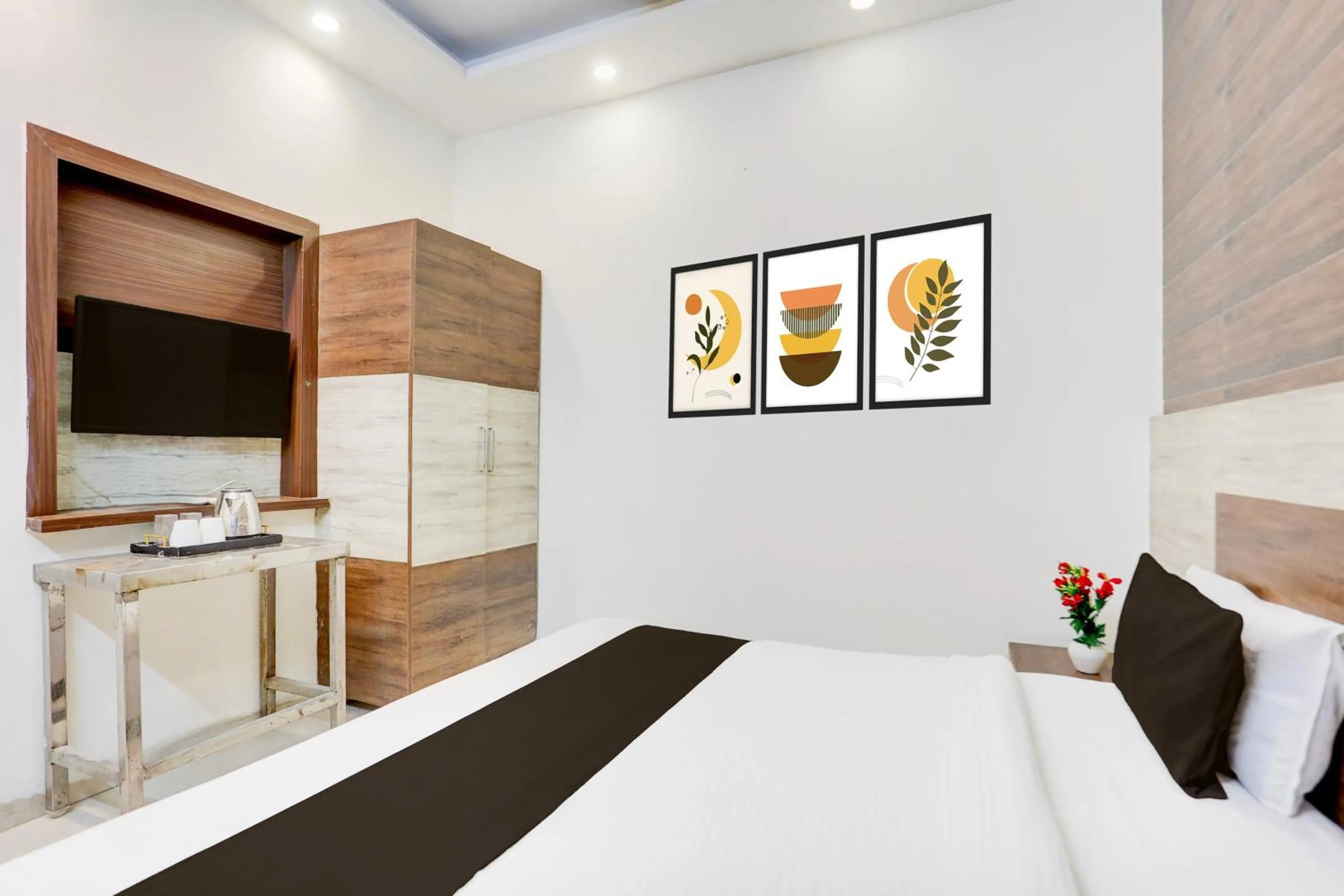 Bedroom, Bed in Super Hotel O Chandigarh Highway Near Prabhat Road