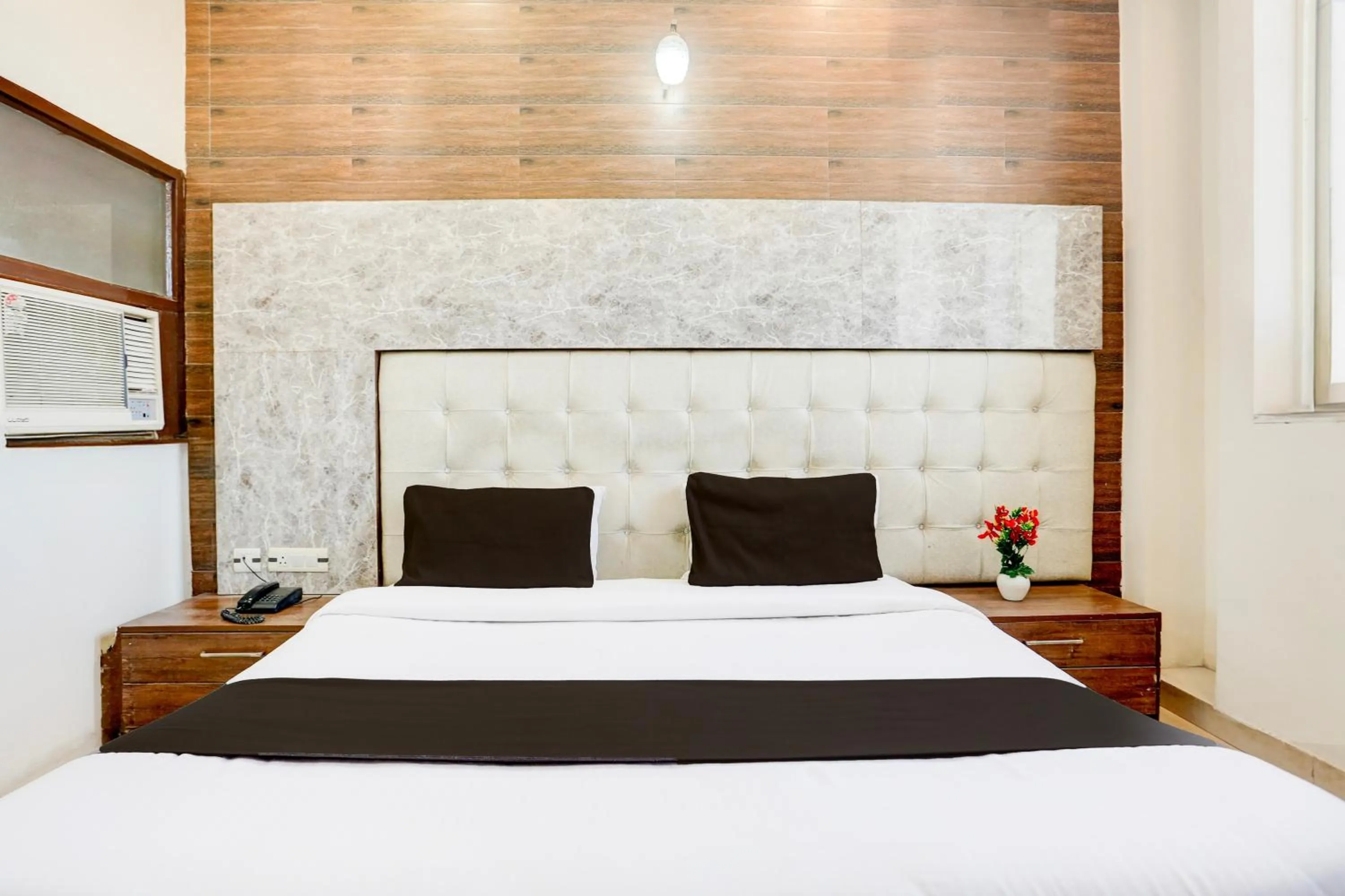 Bedroom, Bed in Super Hotel O Chandigarh Highway Near Prabhat Road