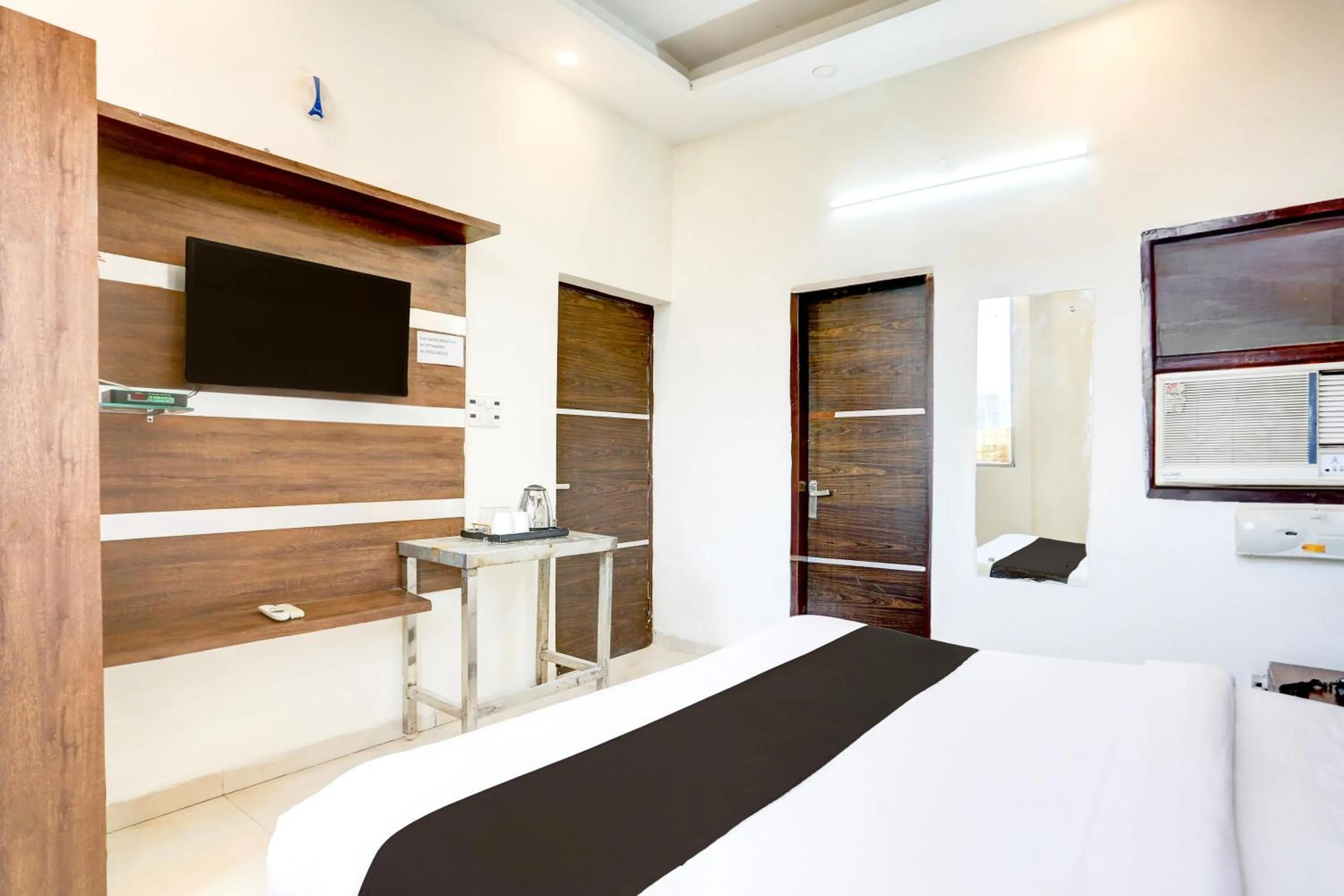 Bedroom, Bed in Super Hotel O Chandigarh Highway Near Prabhat Road