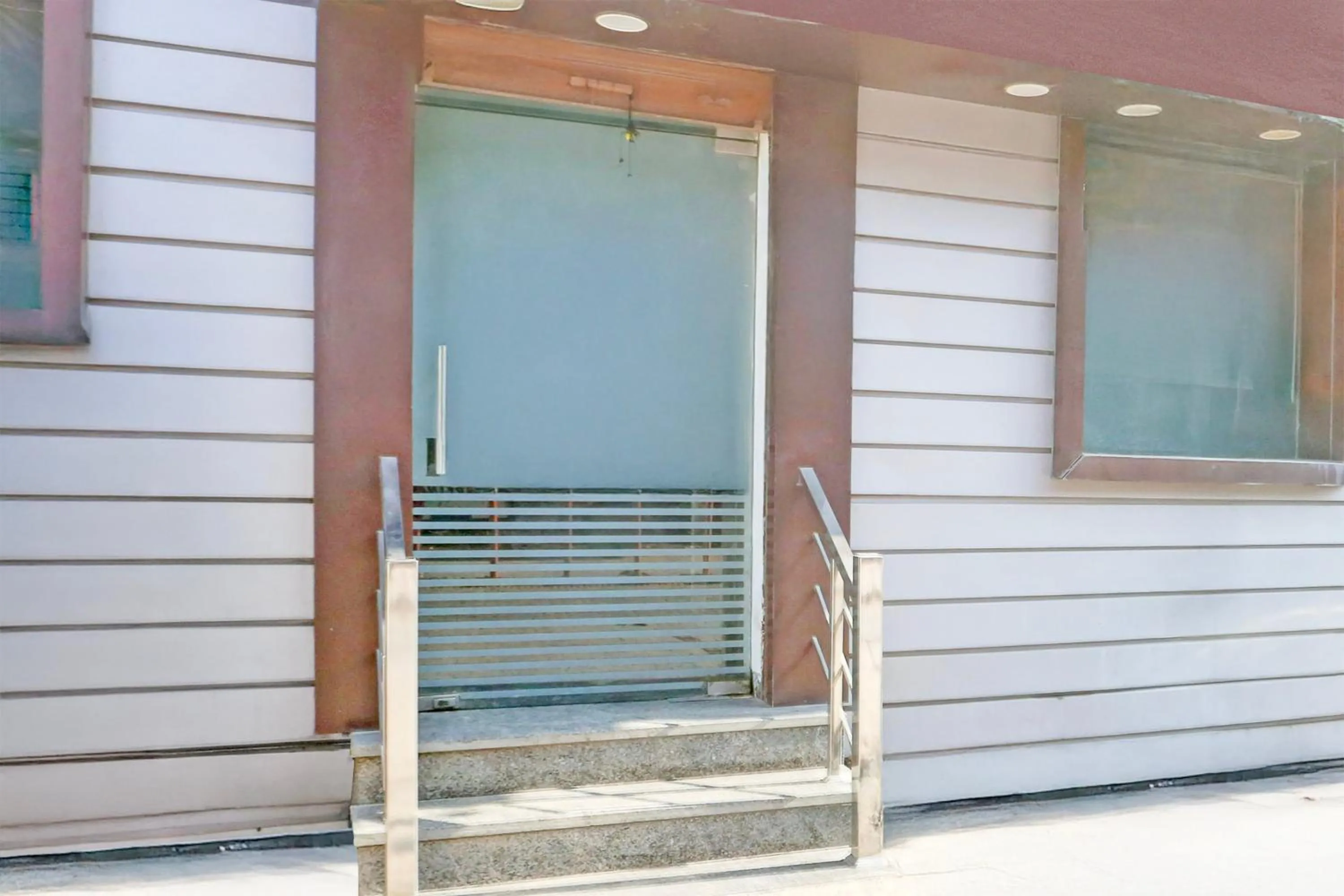 Facade/entrance in Super Hotel O Chandigarh Highway Near Prabhat Road