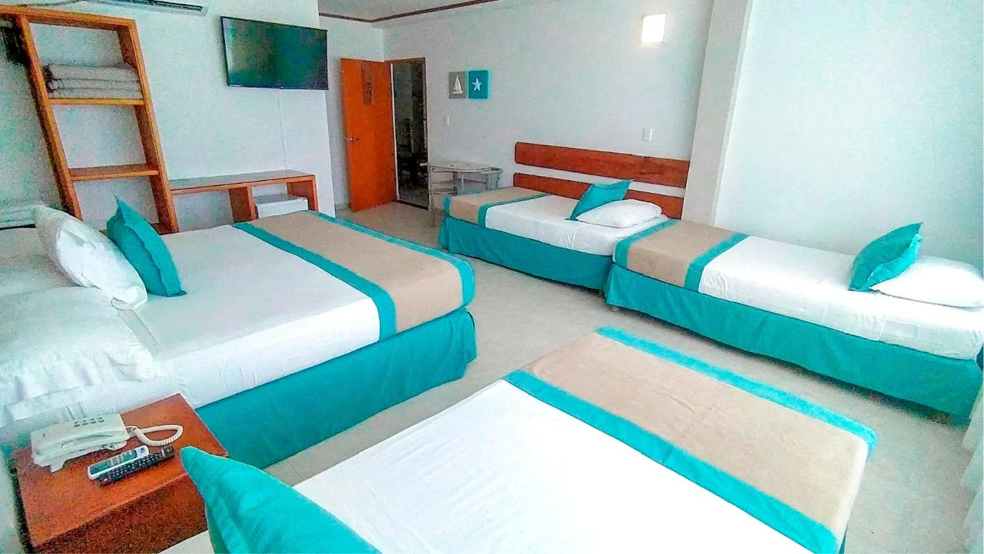 TV and multimedia, Bed in Hotel Portobelo beach