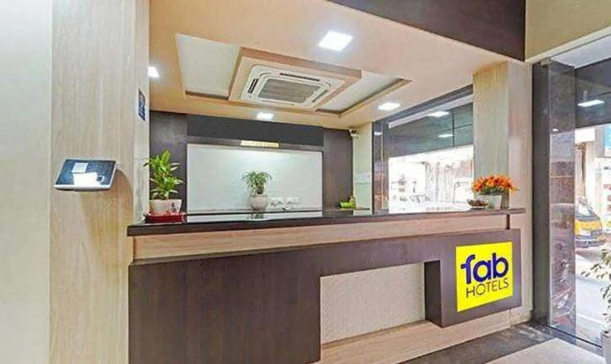 Lobby or reception in Fabhotel Chennai Palace - Nr Chennai Beach Railway Station