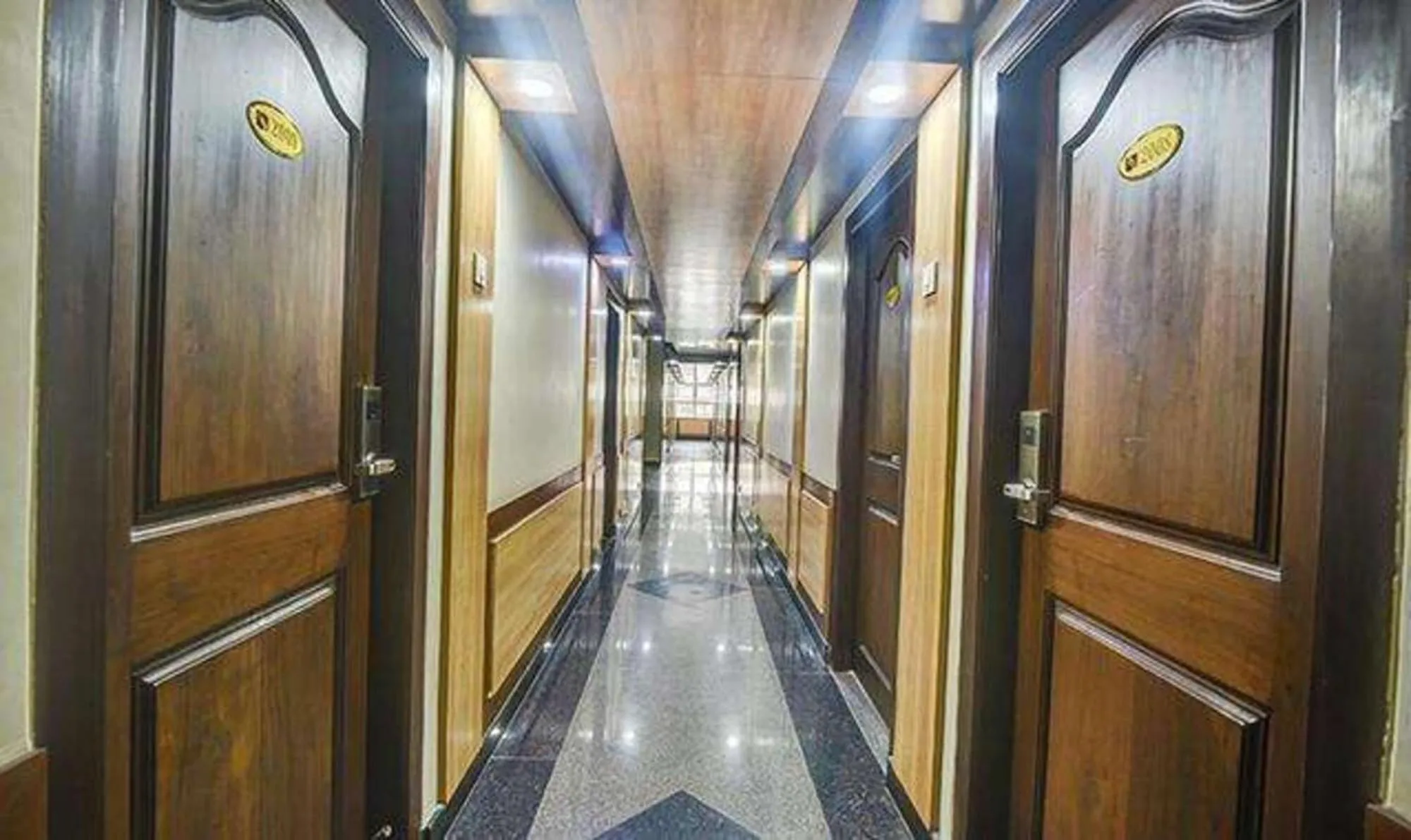 Lobby or reception in Fabhotel Chennai Palace - Nr Chennai Beach Railway Station